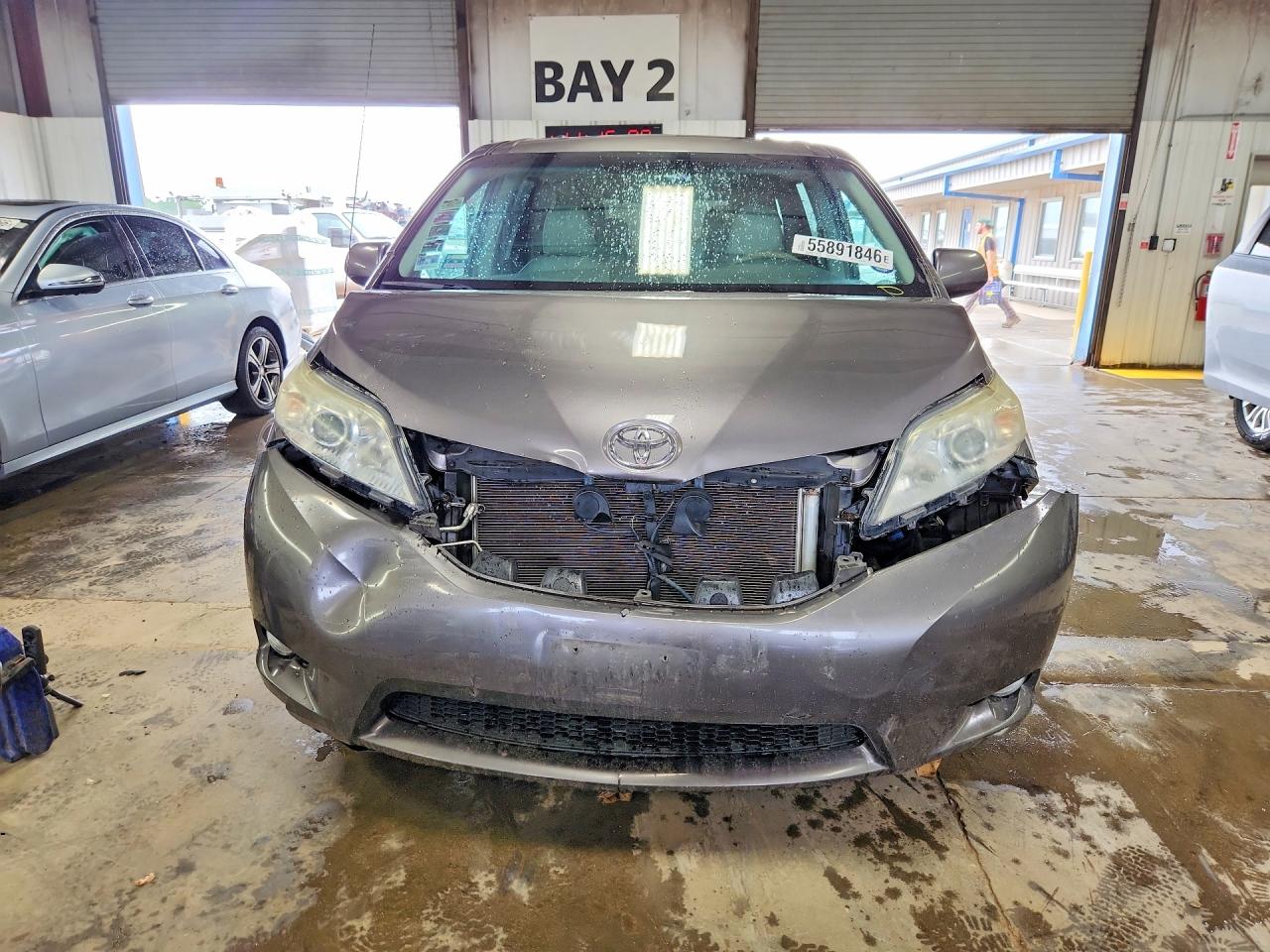 2011 Toyota Sienna Xle 8-passenger Gray vin: 5TDYK3DC6BS025374