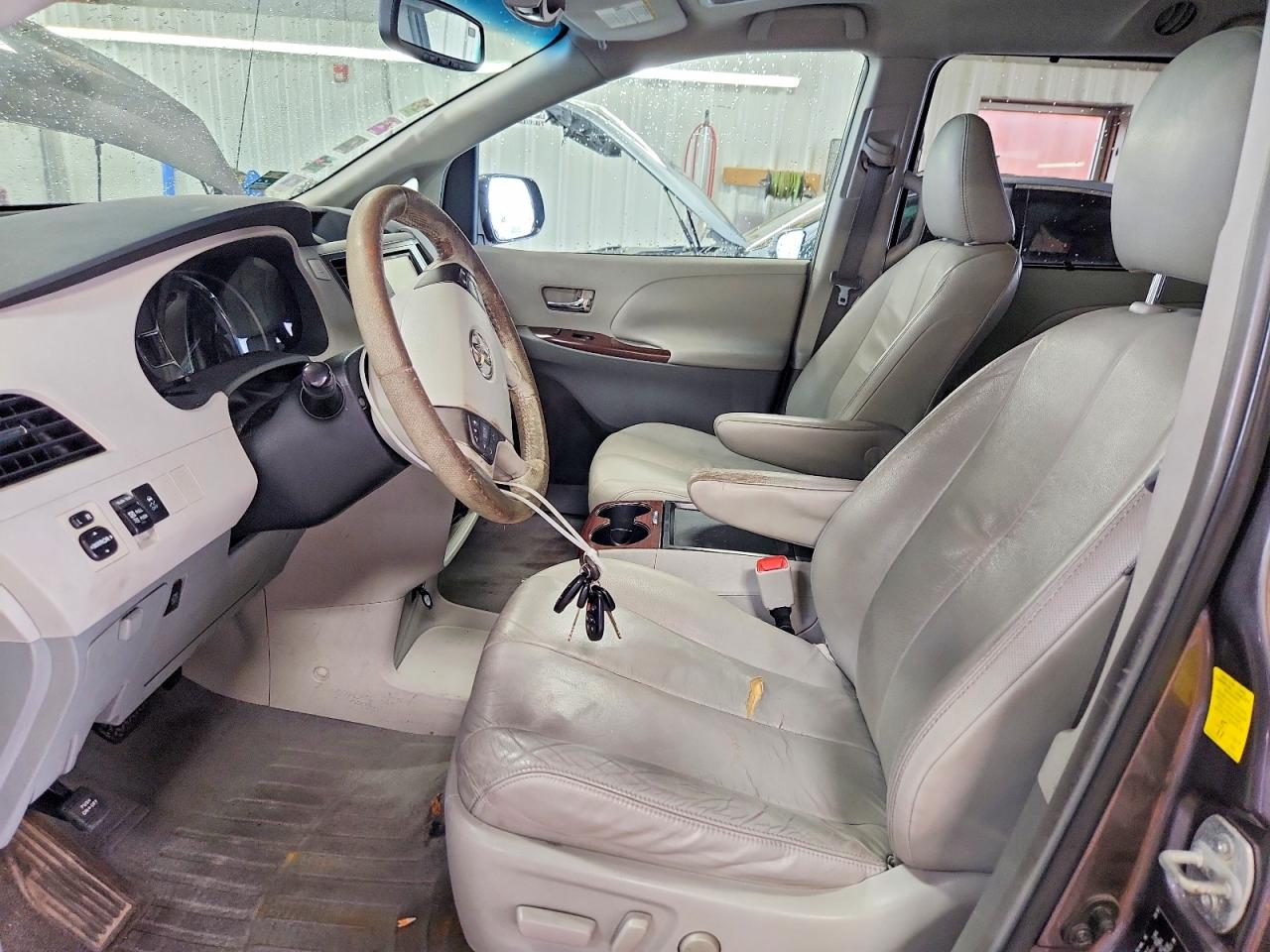 2011 Toyota Sienna Xle 8-passenger Gray vin: 5TDYK3DC6BS025374