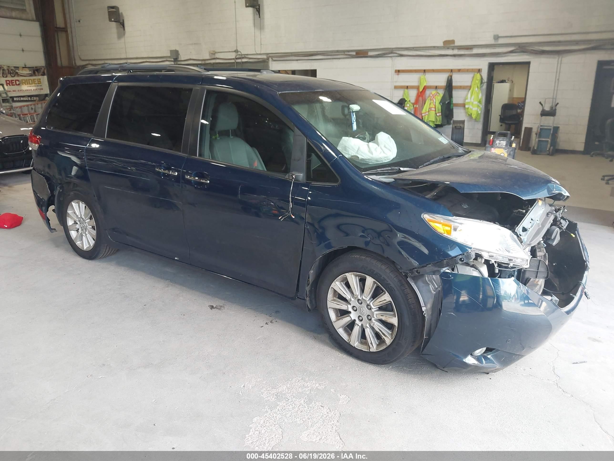 2011 Toyota Sienna Limited V6 Dark Blue vin: 5TDYK3DC6BS041378