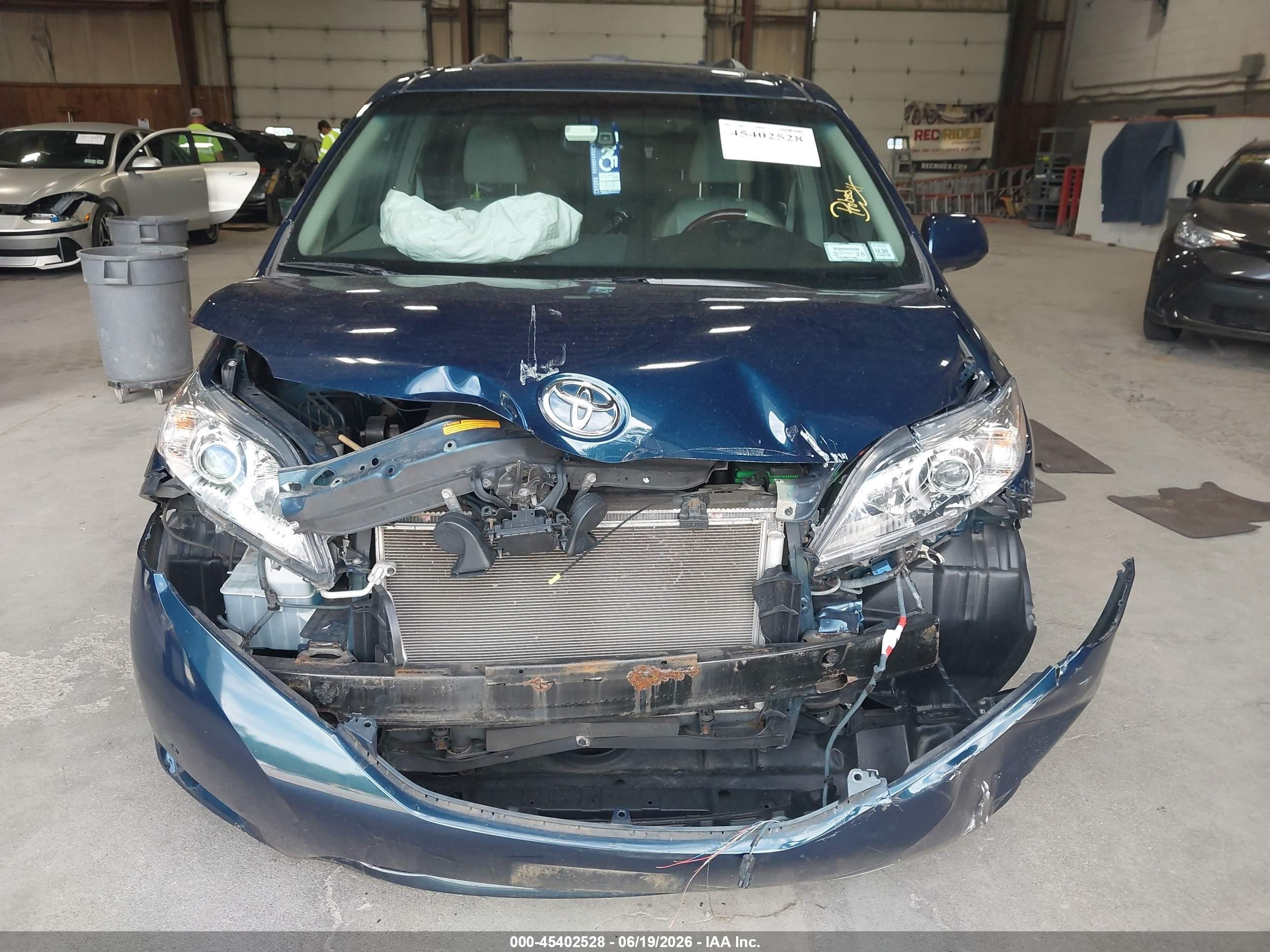 2011 Toyota Sienna Limited V6 Dark Blue vin: 5TDYK3DC6BS041378