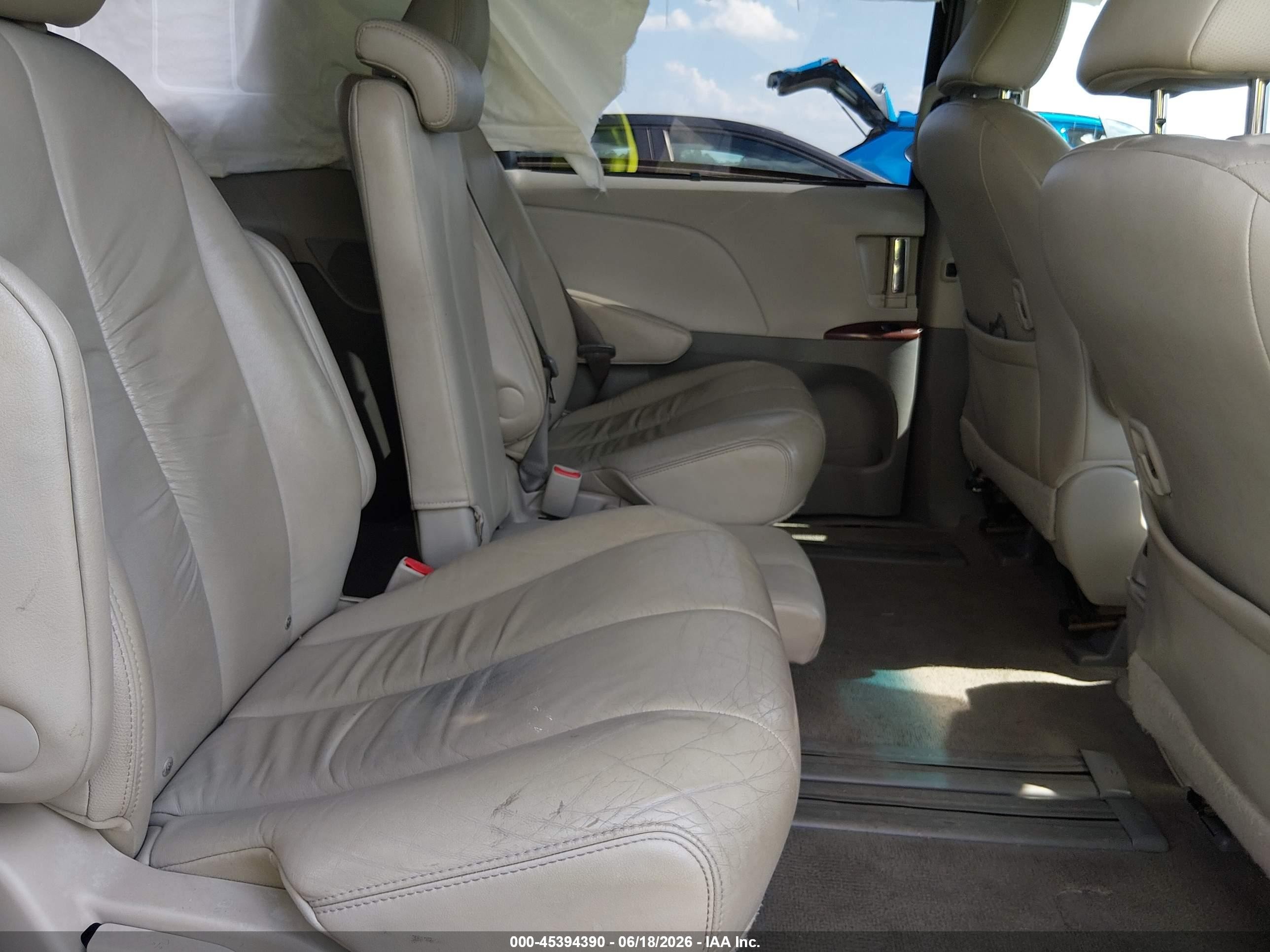2011 Toyota Sienna Xle V6 Gray vin: 5TDYK3DC6BS056401