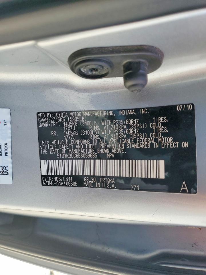 2011 Toyota Sienna Xle 8-passenger Silver vin: 5TDYK3DC6BS059685