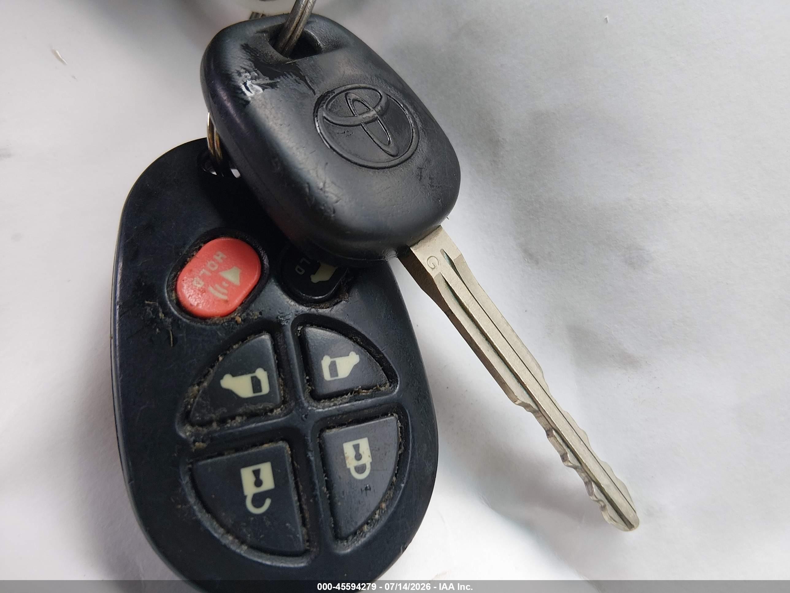 2011 Toyota Sienna Xle V6 Серый vin: 5TDYK3DC6BS068077