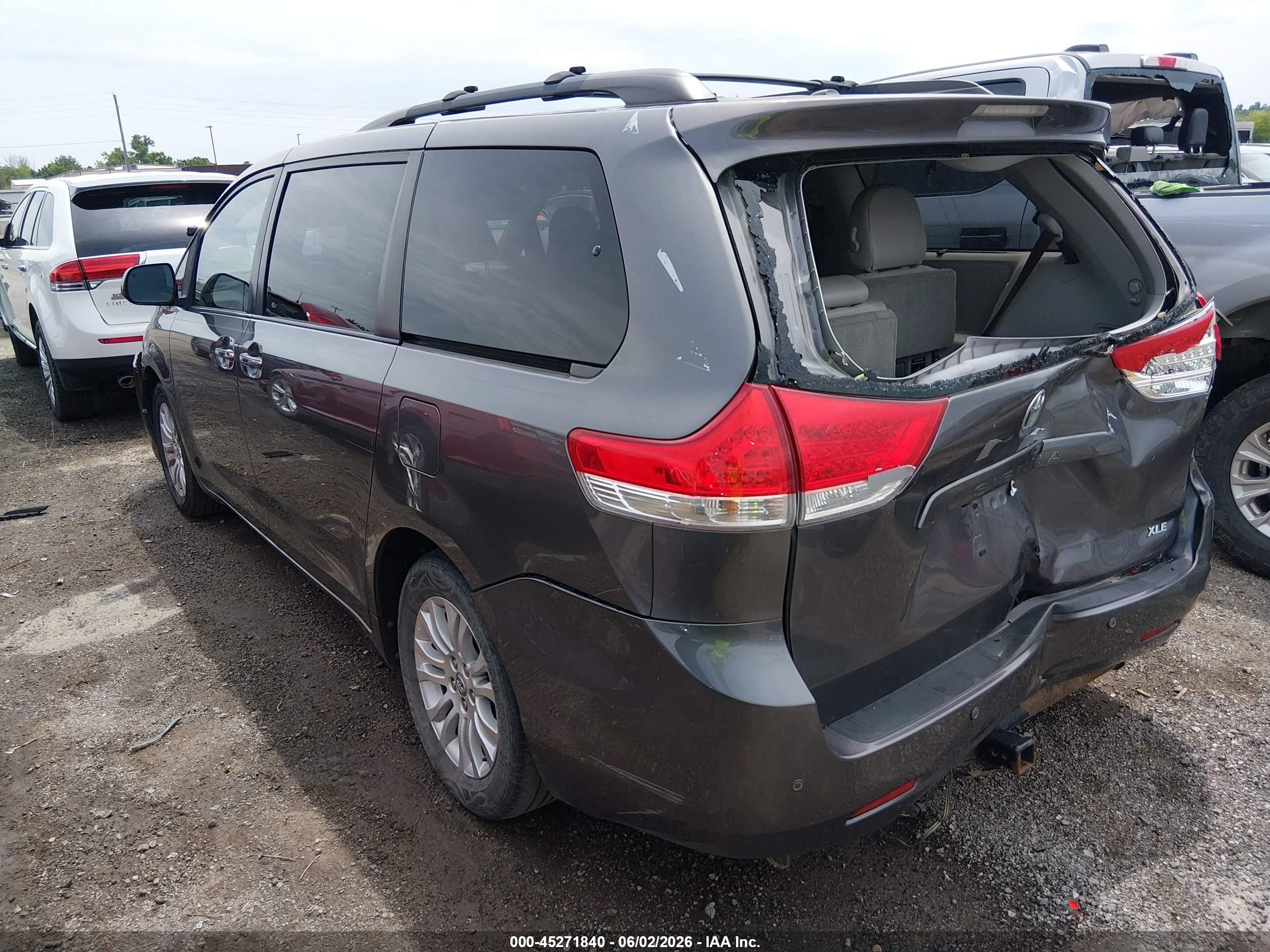 2012 Toyota Sienna Xle V6 8 Passenger Gray vin: 5TDYK3DC6CS178953