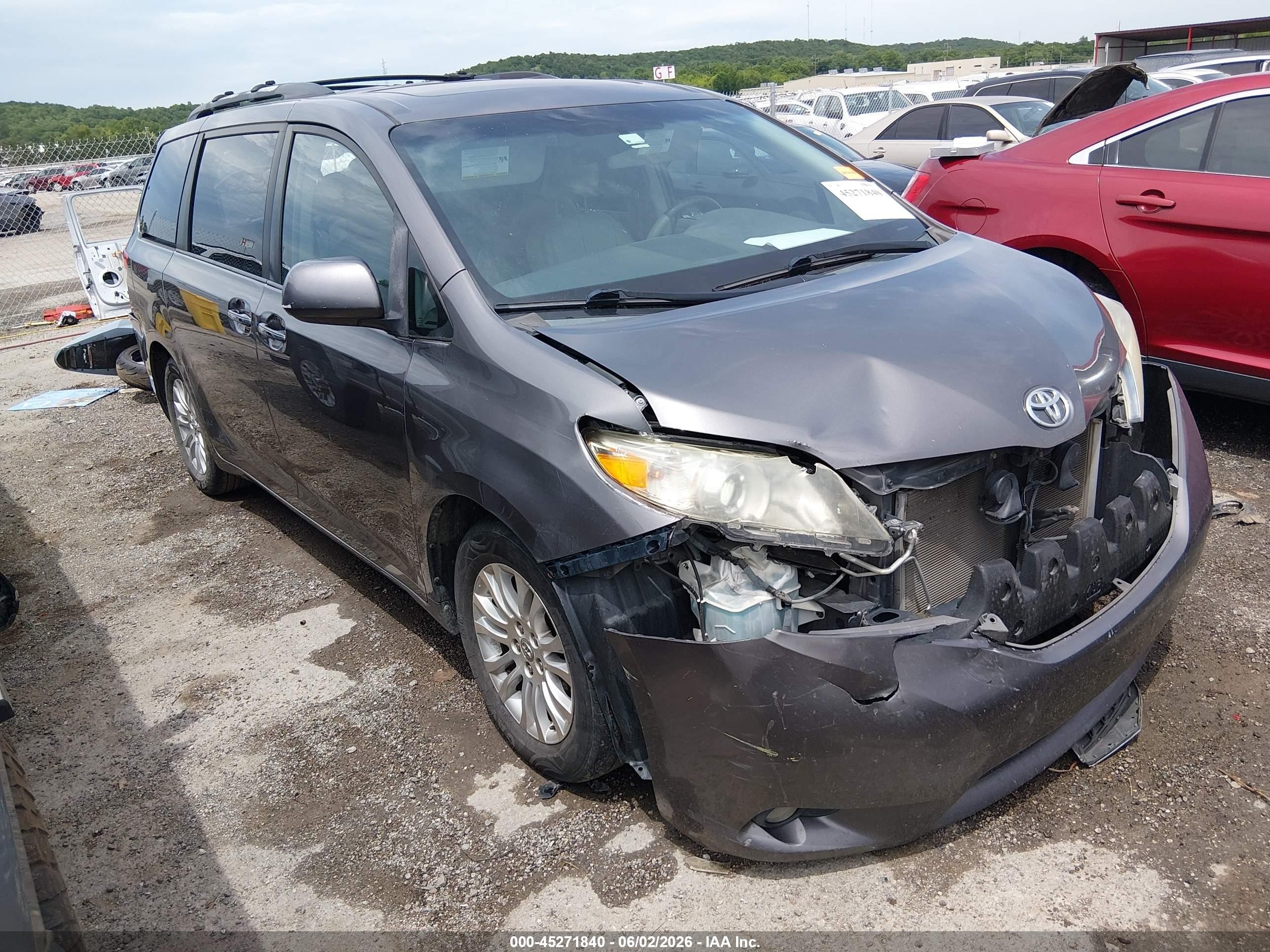 2012 Toyota Sienna Xle V6 8 Passenger Gray vin: 5TDYK3DC6CS178953