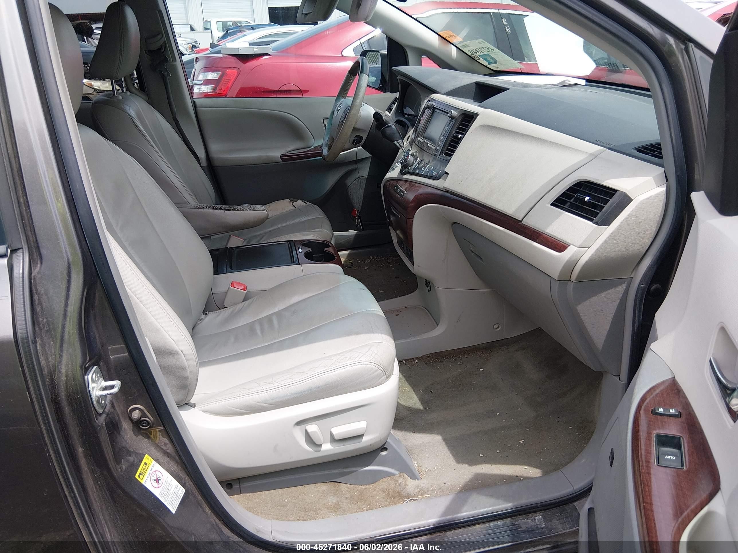 2012 Toyota Sienna Xle V6 8 Passenger Gray vin: 5TDYK3DC6CS178953