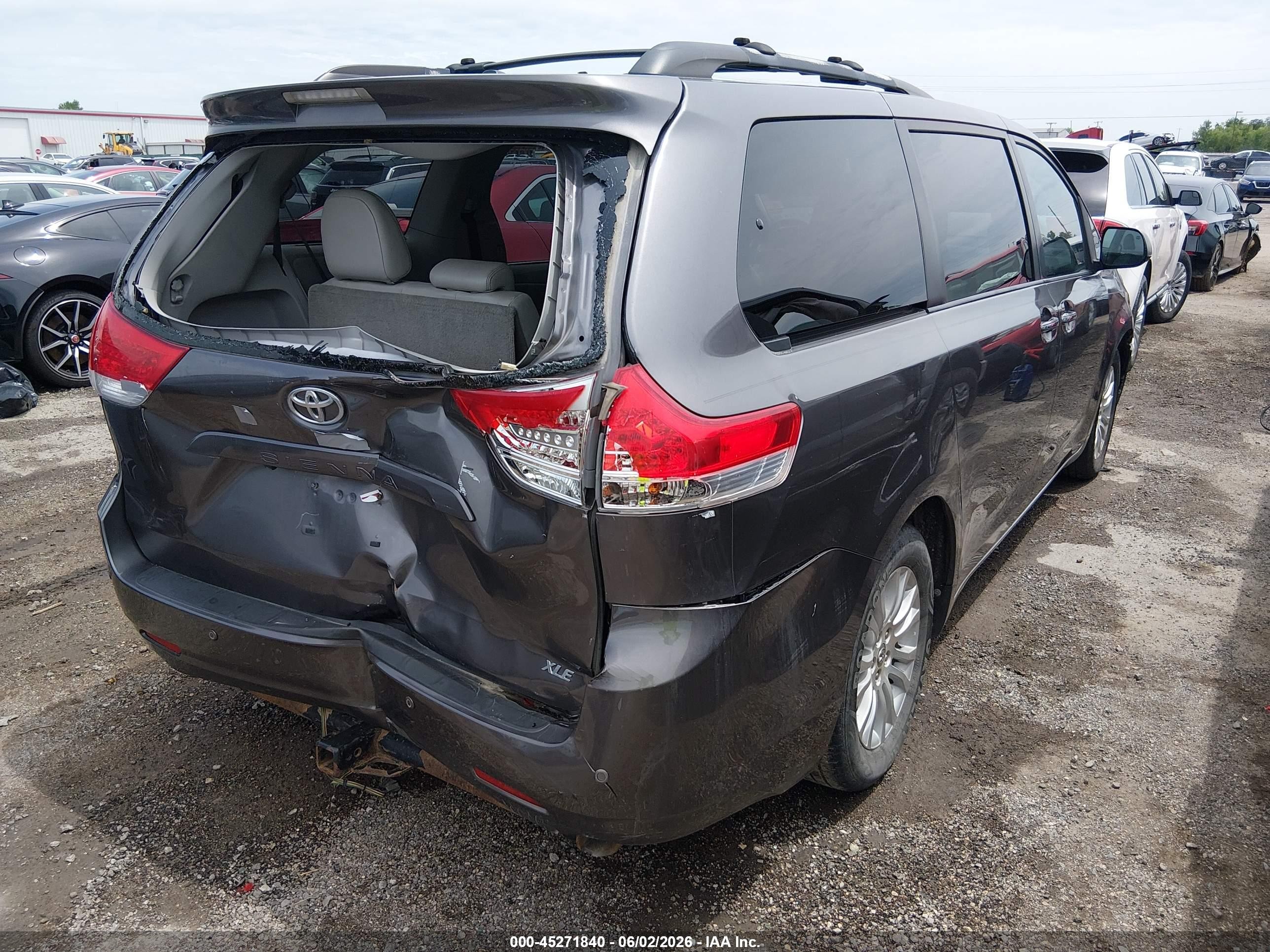 2012 Toyota Sienna Xle V6 8 Passenger Gray vin: 5TDYK3DC6CS178953
