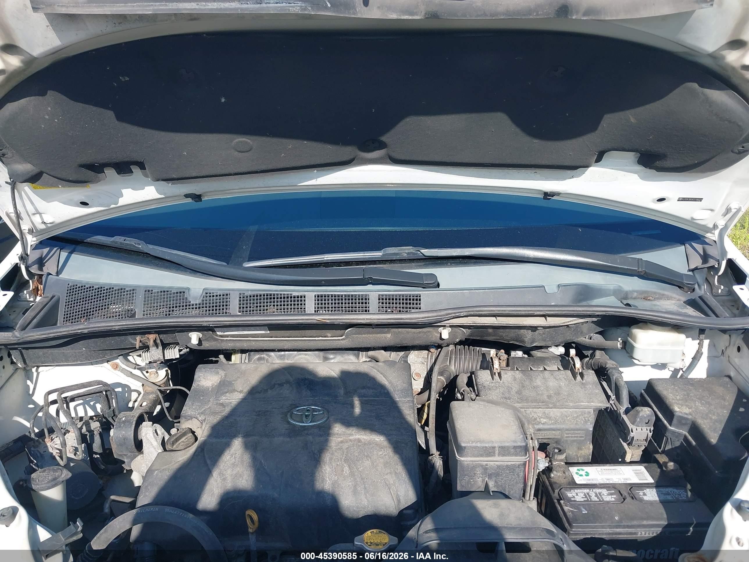 2012 Toyota Sienna Xle V6 8 Passenger Белый vin: 5TDYK3DC6CS198524