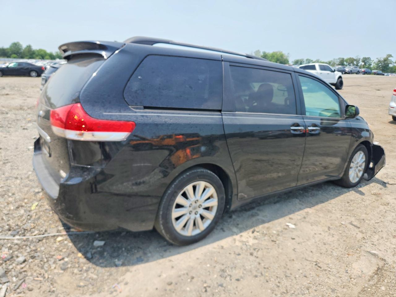 2012 Toyota Sienna Limited 7-passenger Black vin: 5TDYK3DC6CS231800