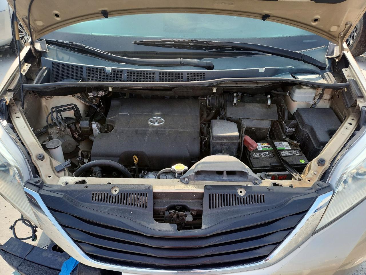 2012 Toyota Sienna Xle 8-passenger Tan vin: 5TDYK3DC6CS238892