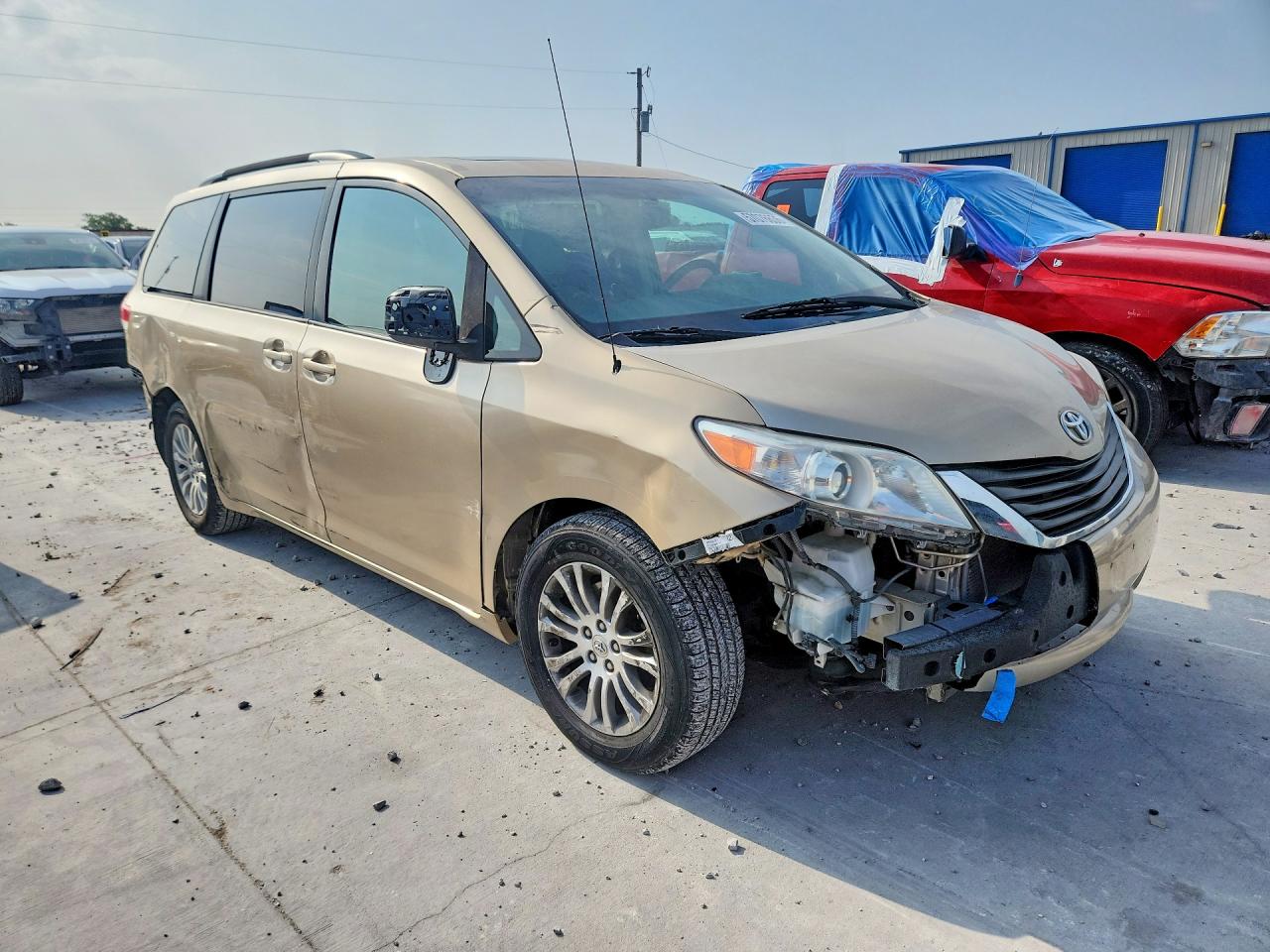 2012 Toyota Sienna Xle 8-passenger Tan vin: 5TDYK3DC6CS238892