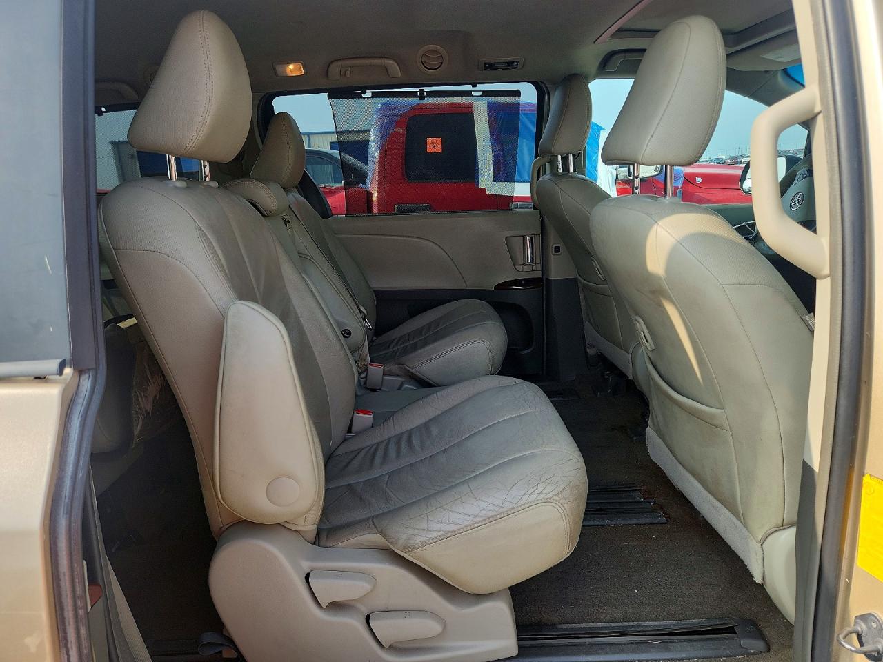 2012 Toyota Sienna Xle 8-passenger Tan vin: 5TDYK3DC6CS238892