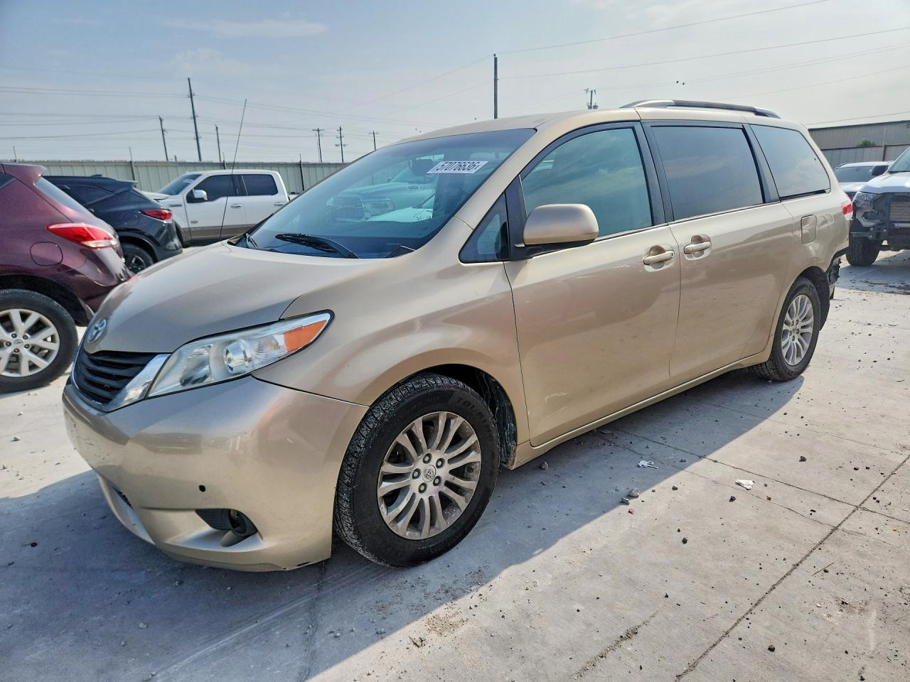 2012 Toyota Sienna Xle 8-passenger Tan vin: 5TDYK3DC6CS238892
