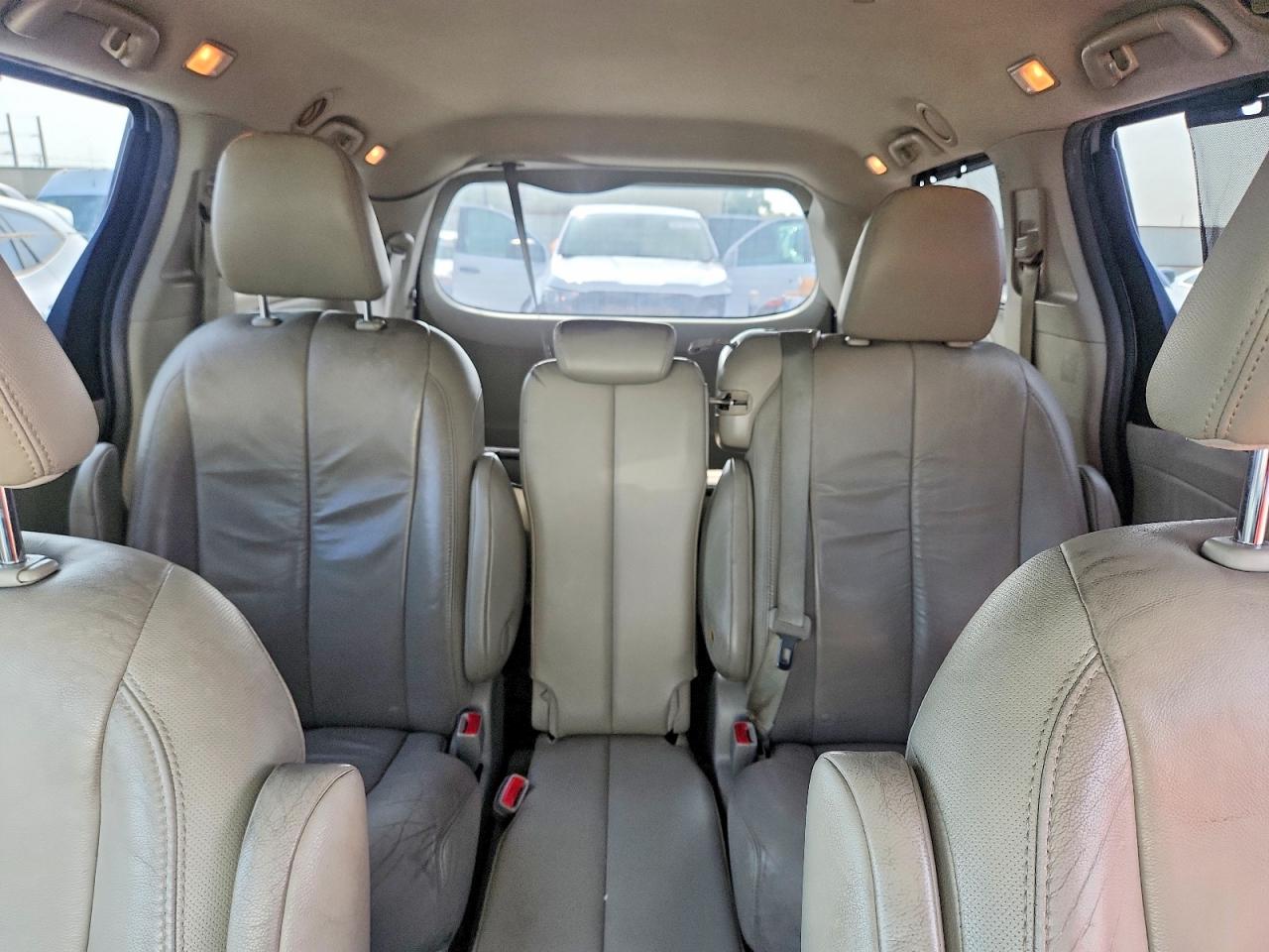 2012 Toyota Sienna Xle 8-passenger Tan vin: 5TDYK3DC6CS238892