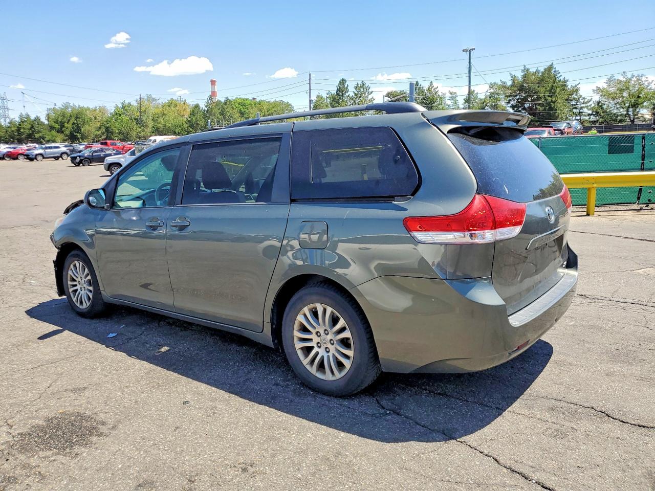 2012 Toyota Sienna Xle 8-passenger Зеленый vin: 5TDYK3DC6CS246474