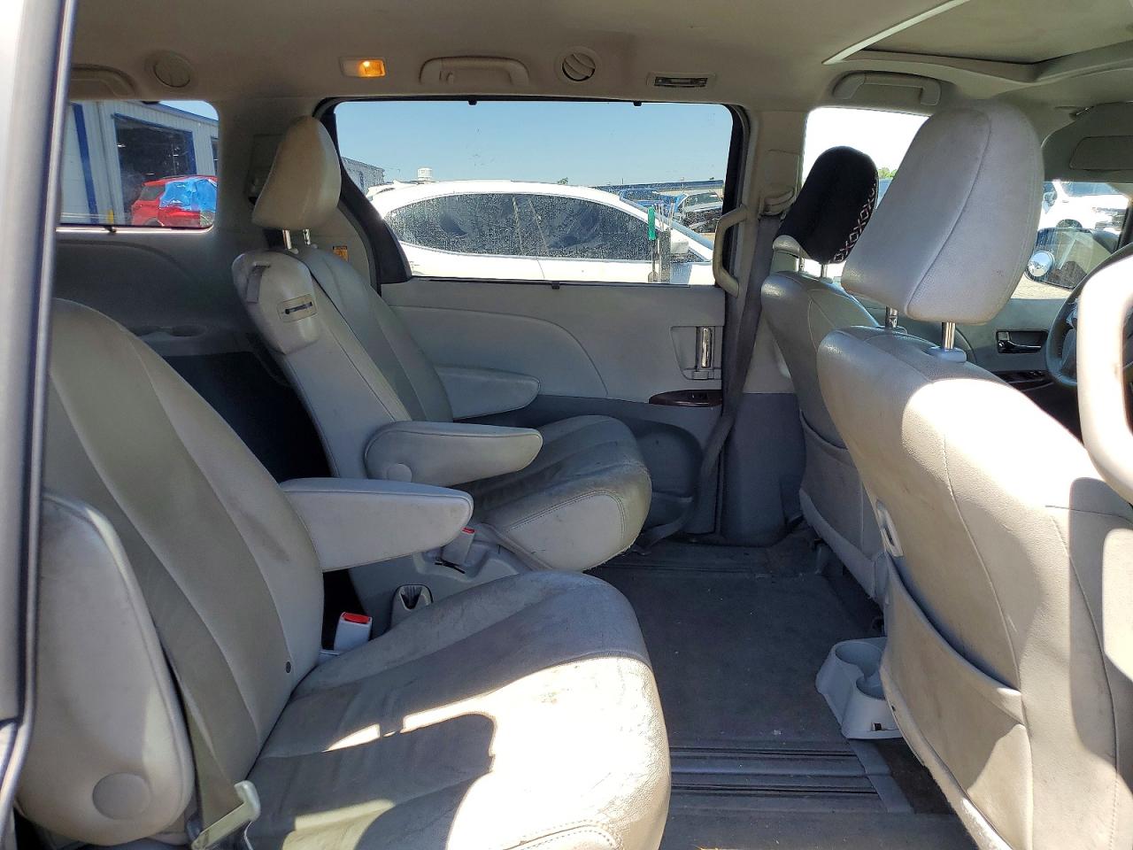 2012 Toyota Sienna Xle 8-passenger Зеленый vin: 5TDYK3DC6CS246474