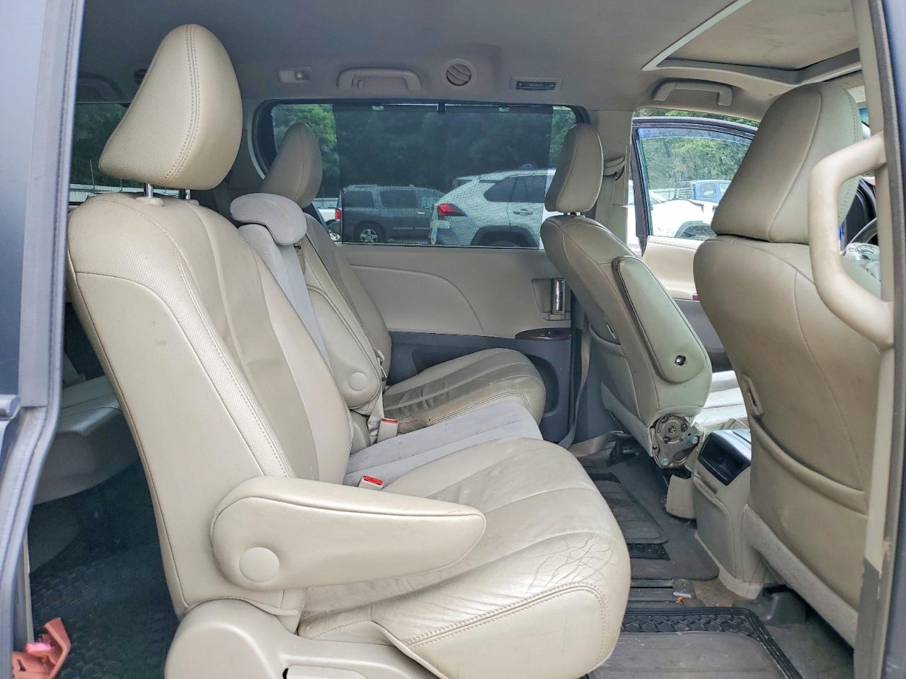 2012 Toyota Sienna Xle 8-passenger Black vin: 5TDYK3DC6CS249214