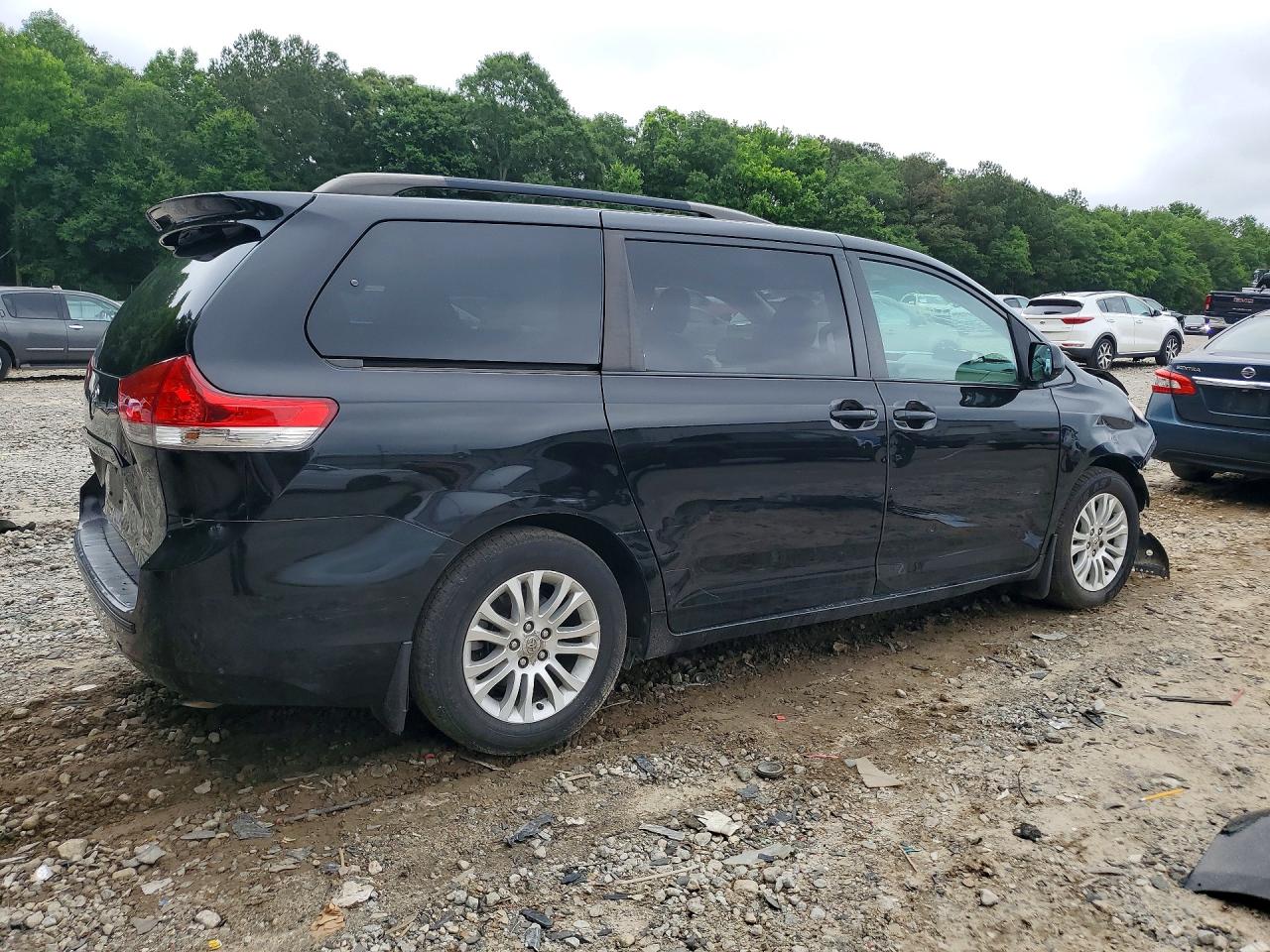 2012 Toyota Sienna Xle 8-passenger Black vin: 5TDYK3DC6CS249214