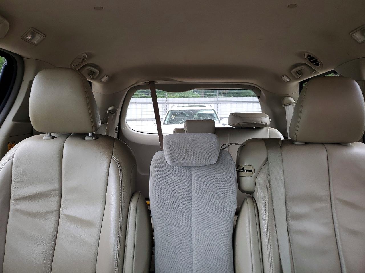 2012 Toyota Sienna Xle 8-passenger Black vin: 5TDYK3DC6CS249214