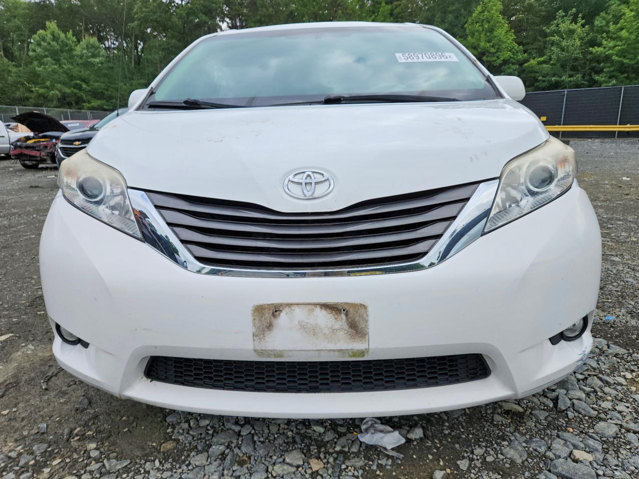 2012 Toyota Sienna Xle 8-passenger White vin: 5TDYK3DC6CS253005