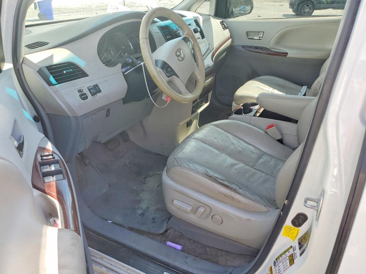 2012 Toyota Sienna Xle 8-passenger Белый vin: 5TDYK3DC6CS259001