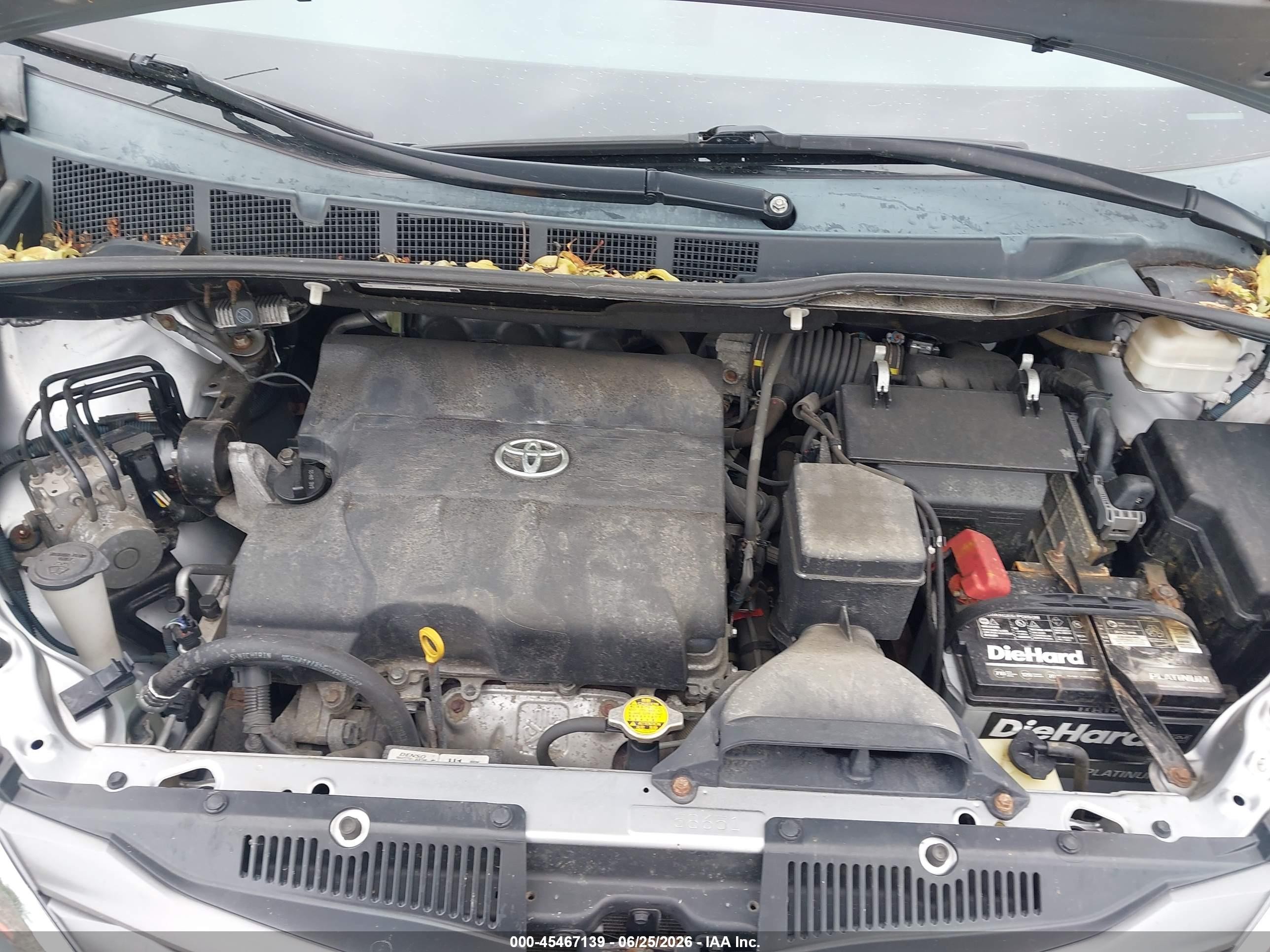 2012 Toyota Sienna Xle V6 8 Passenger Silver vin: 5TDYK3DC6CS268295