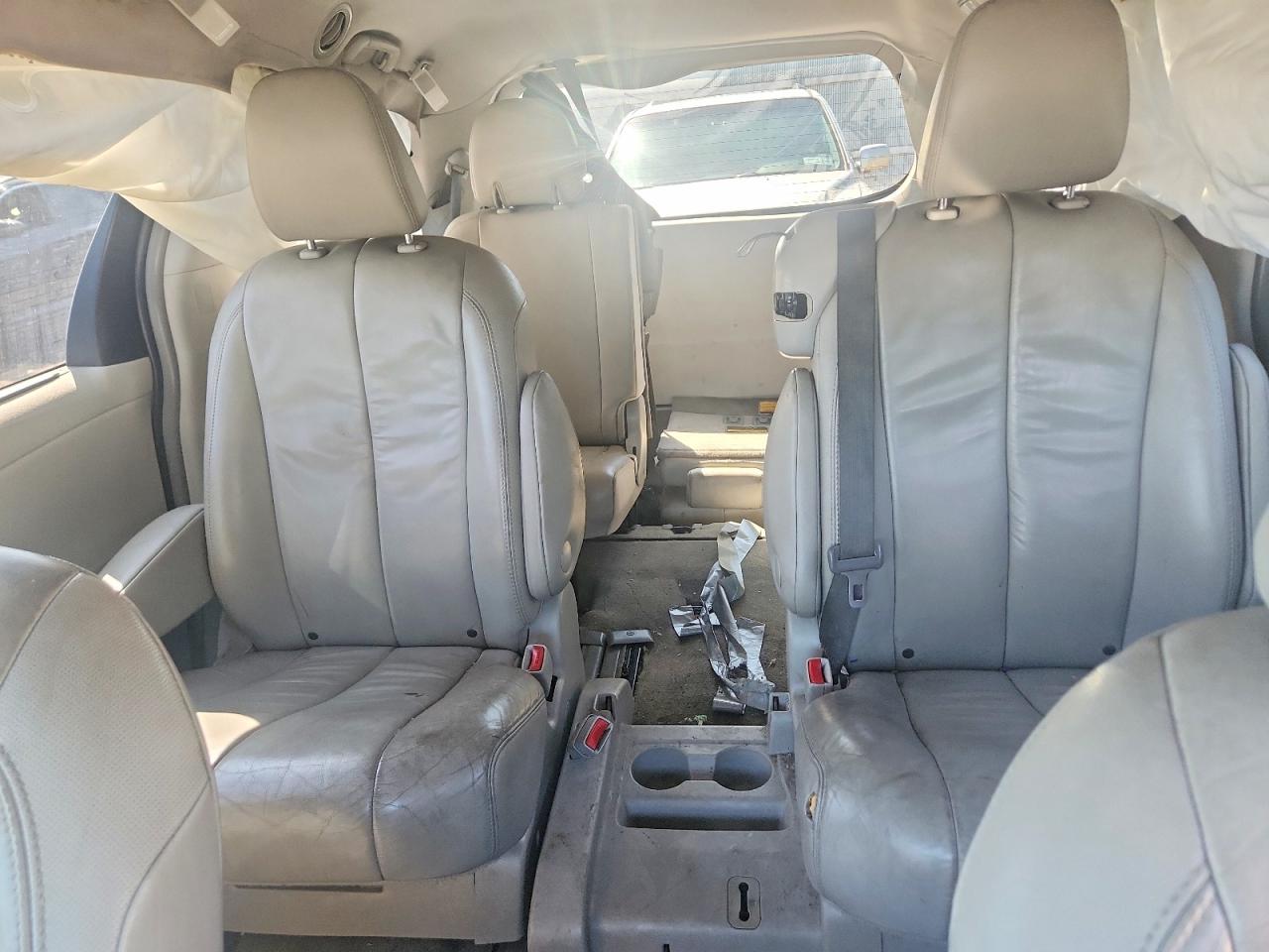 2012 Toyota Sienna Xle 8-passenger Blue vin: 5TDYK3DC6CS272556