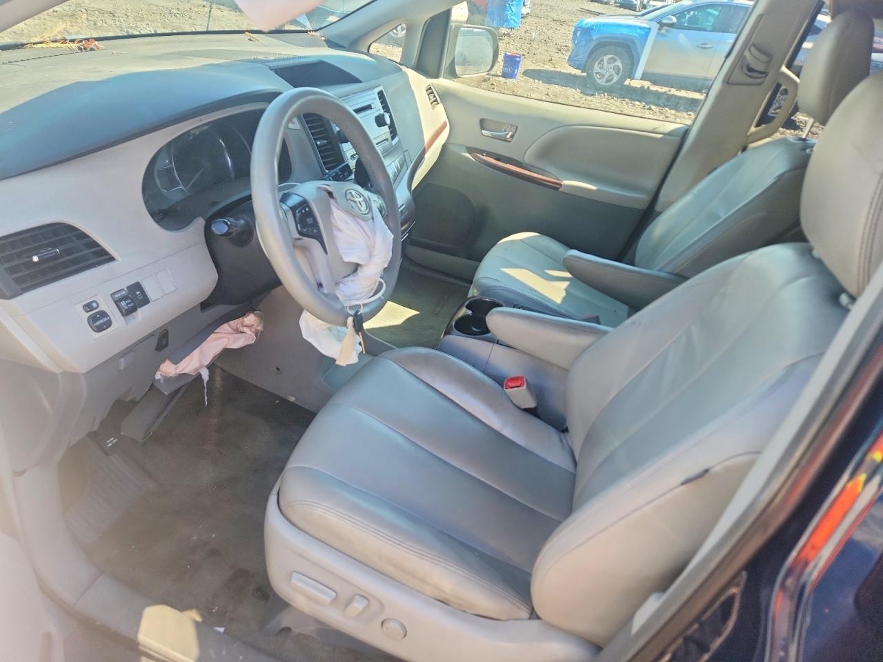 2012 Toyota Sienna Xle 8-passenger Blue vin: 5TDYK3DC6CS272556