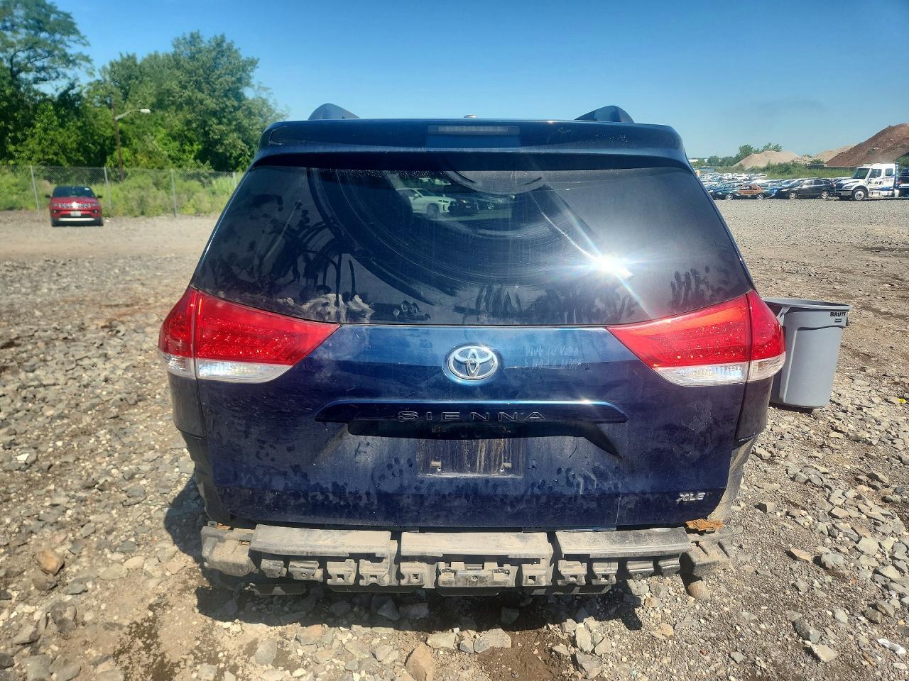 2012 Toyota Sienna Xle 8-passenger Blue vin: 5TDYK3DC6CS272556