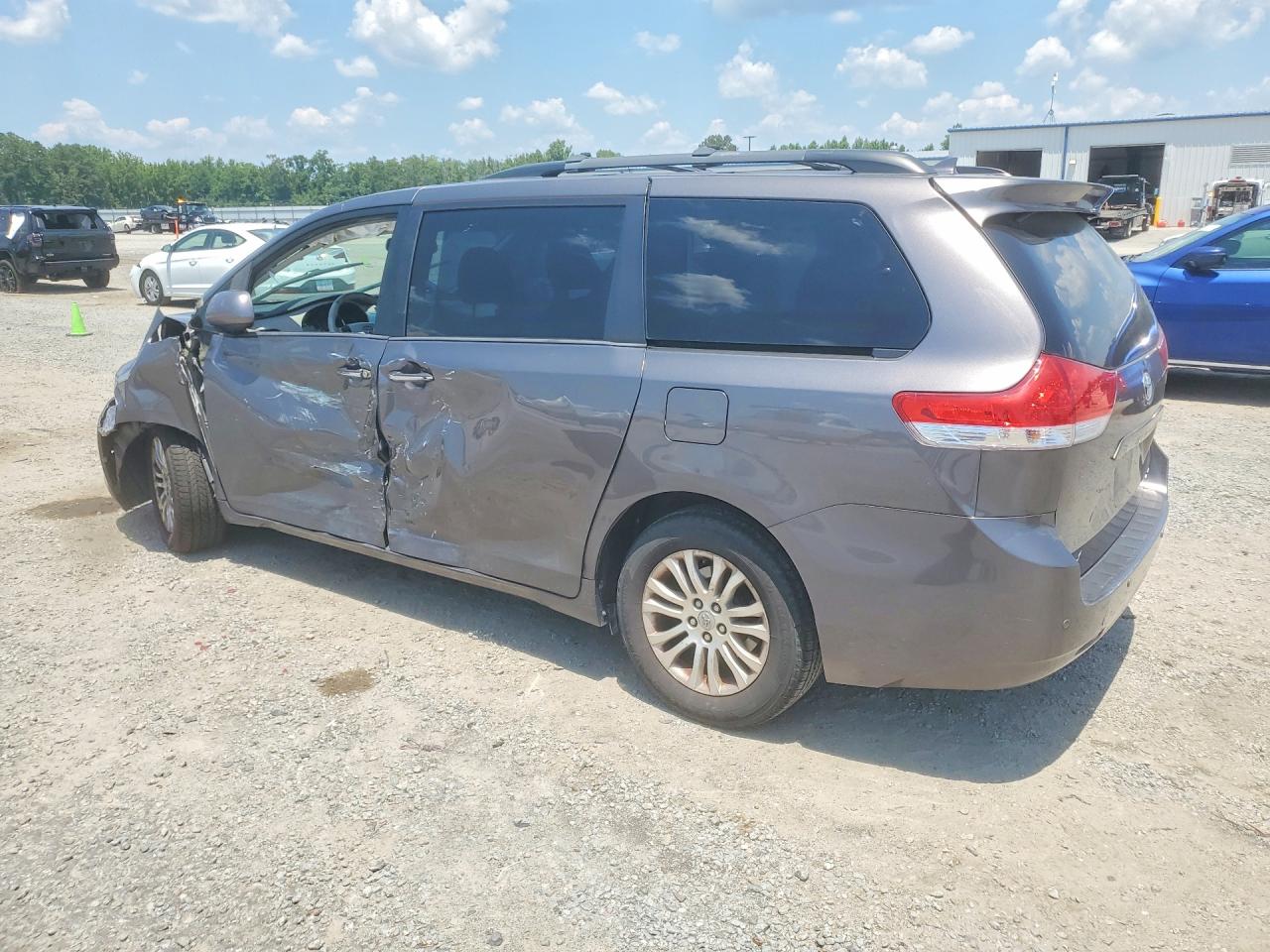 2013 Toyota Sienna Xle 8-passenger Gray vin: 5TDYK3DC6DS280187