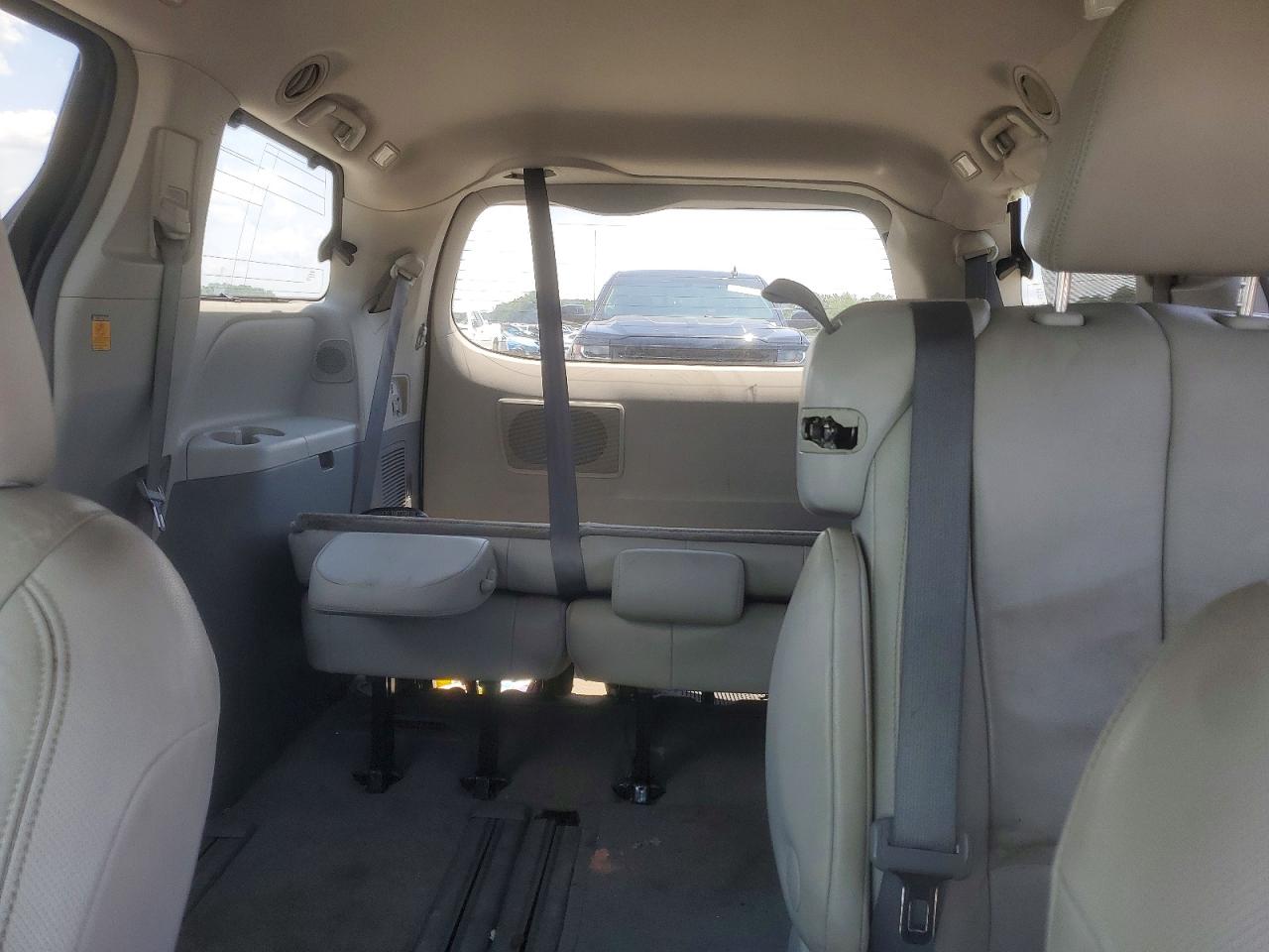2013 Toyota Sienna Xle 8-passenger Gray vin: 5TDYK3DC6DS280187