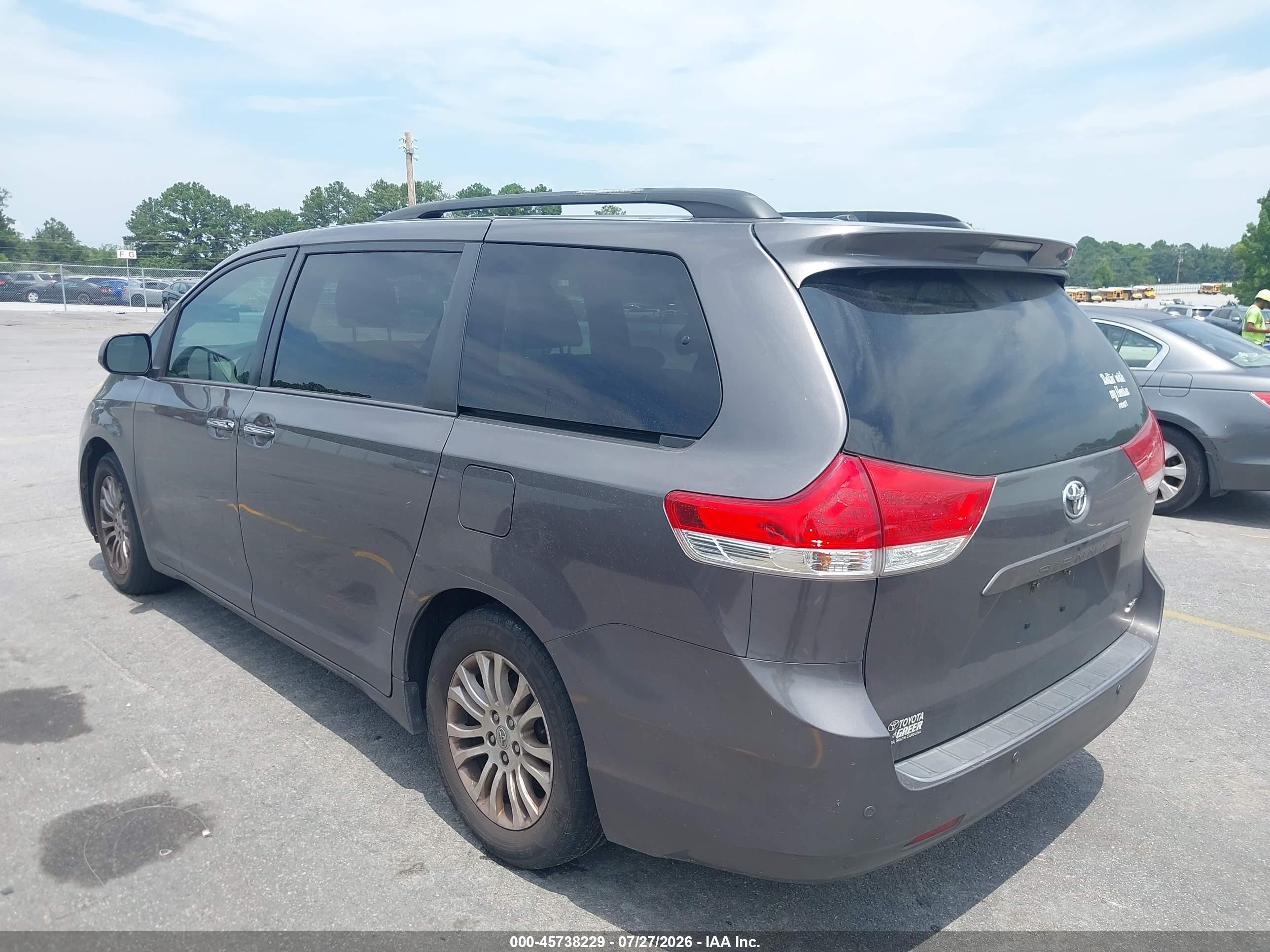2013 Toyota Sienna Xle V6 8 Passenger Gray vin: 5TDYK3DC6DS310840