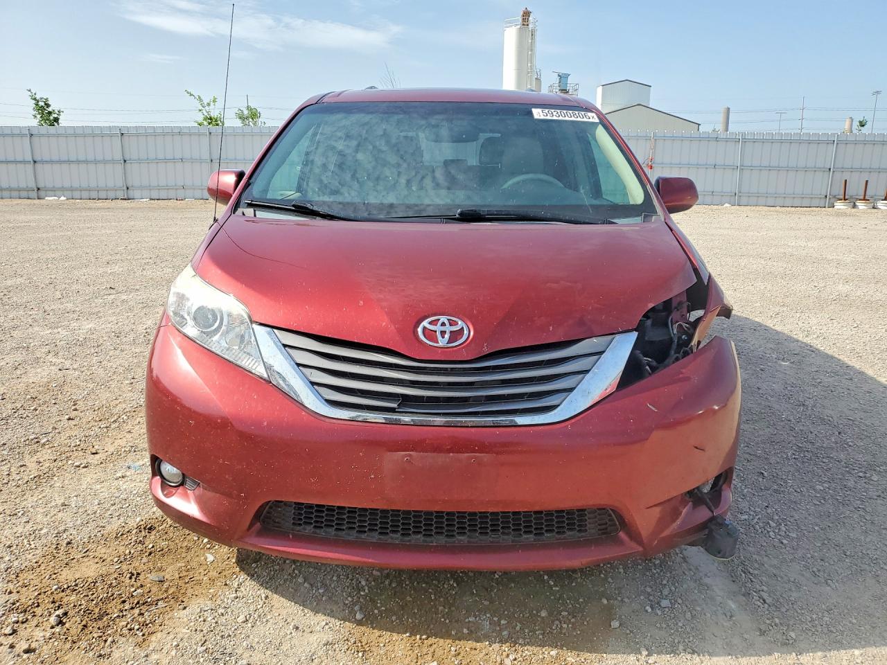 2013 Toyota Sienna Xle 8-passenger Red vin: 5TDYK3DC6DS313768