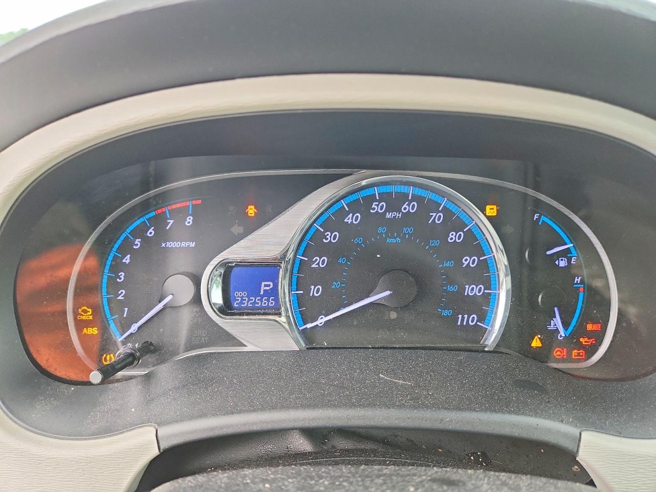 2013 Toyota Sienna Xle 8-passenger Silver vin: 5TDYK3DC6DS369810