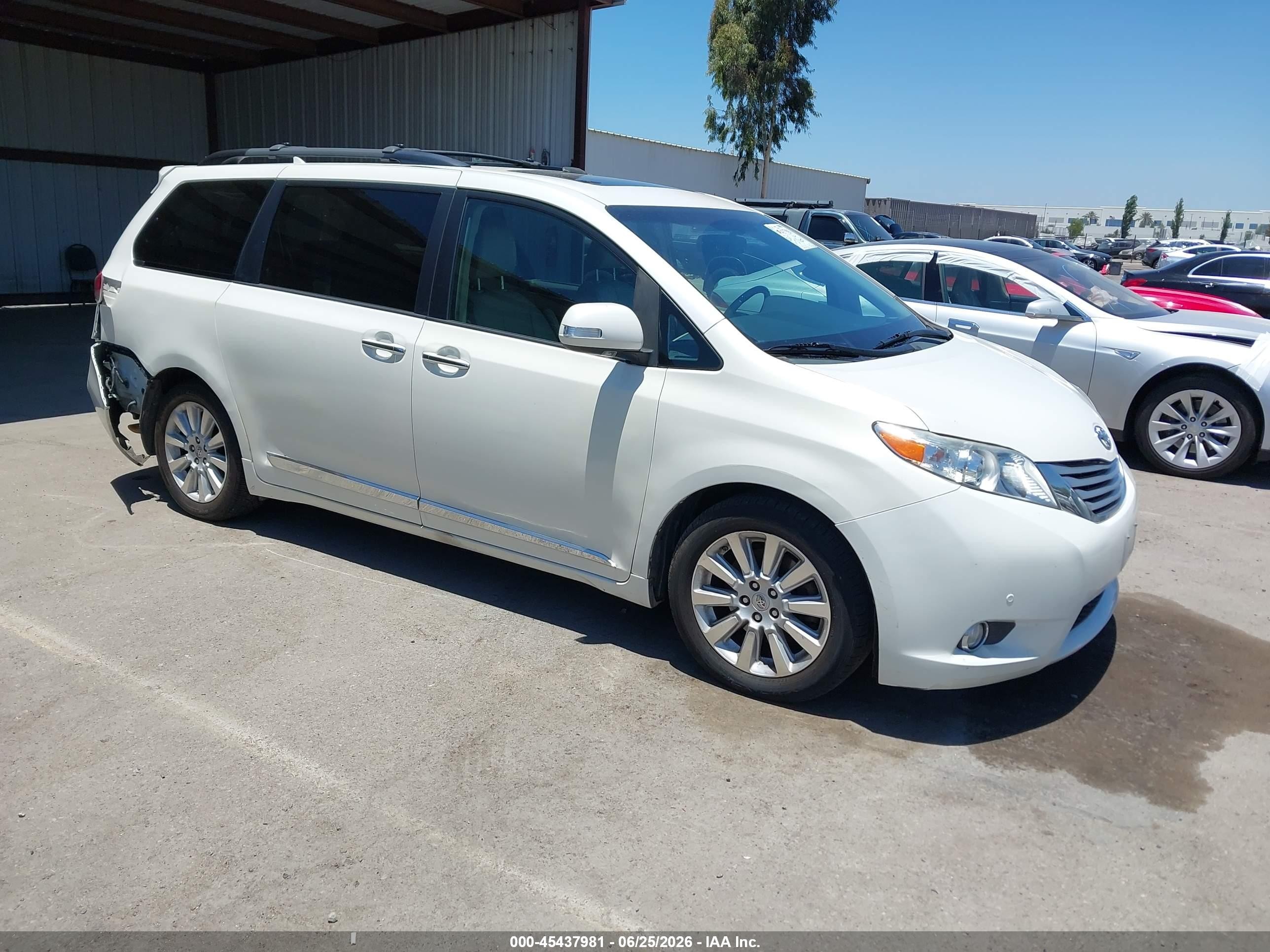 2013 Toyota Sienna Limited V6 7 Passenger White vin: 5TDYK3DC6DS372979