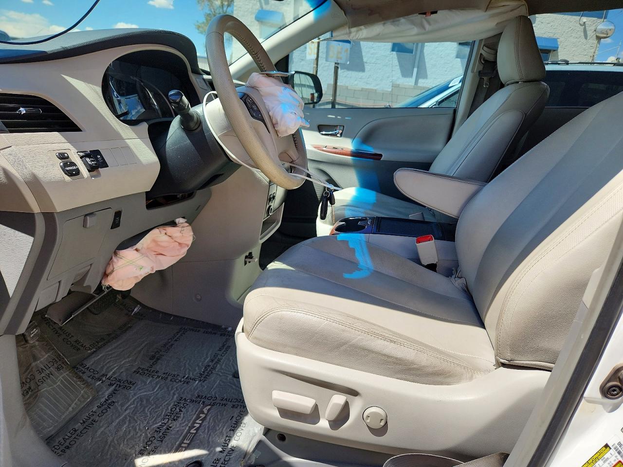 2013 Toyota Sienna Xle 8-passenger White vin: 5TDYK3DC6DS385781
