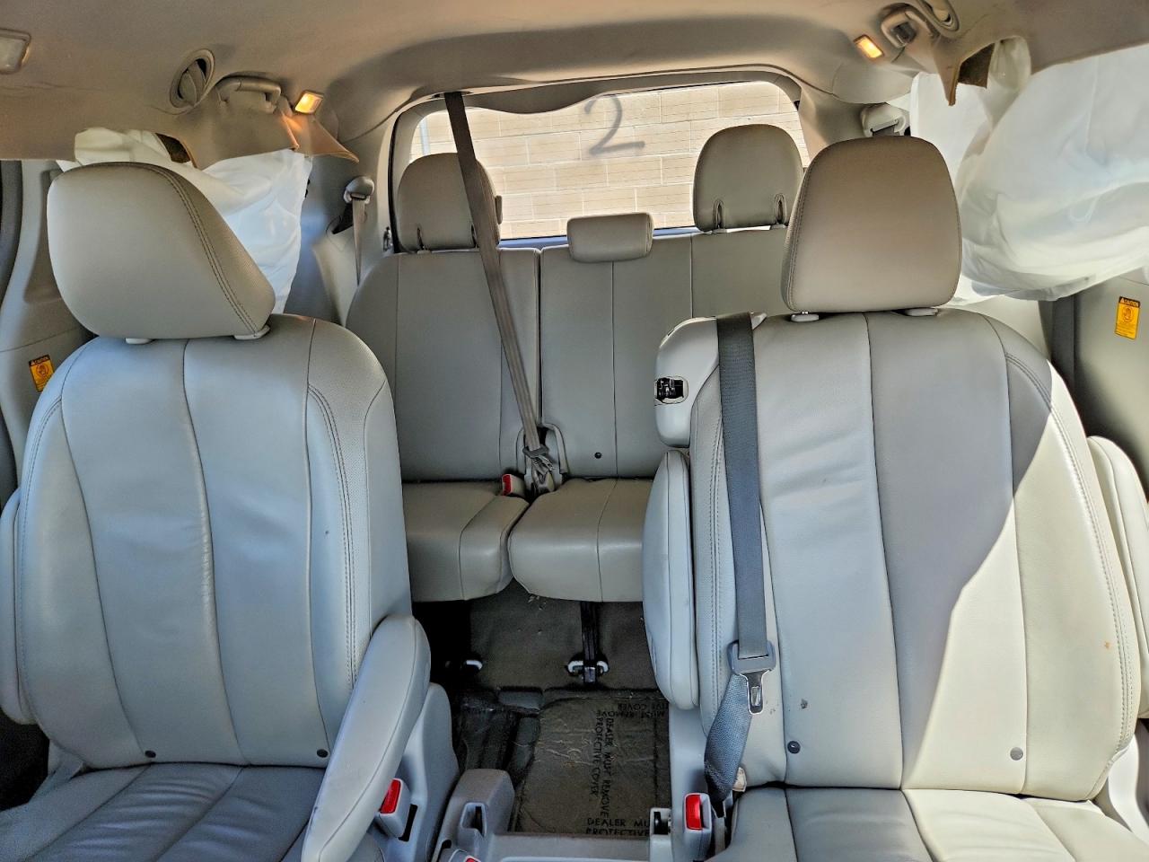 2013 Toyota Sienna Xle 8-passenger White vin: 5TDYK3DC6DS385781