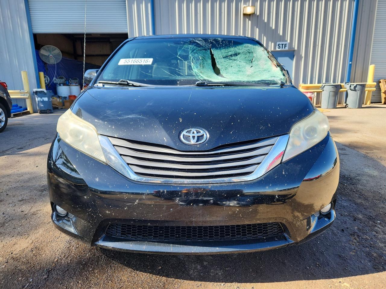 2013 Toyota Sienna Xle 8-passenger Black vin: 5TDYK3DC6DS390740