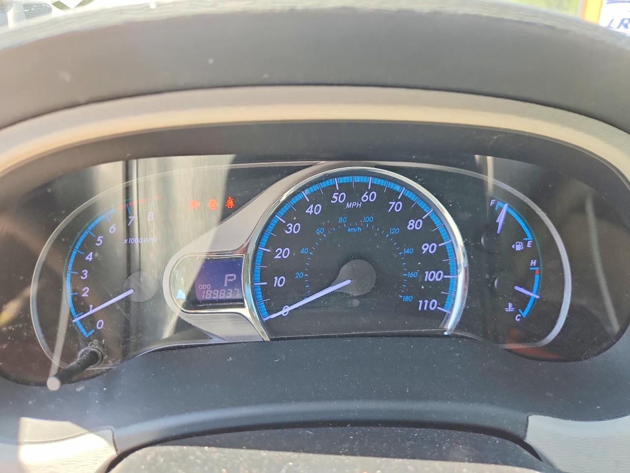 2014 Toyota Sienna Xle 8-passenger White vin: 5TDYK3DC6ES407845