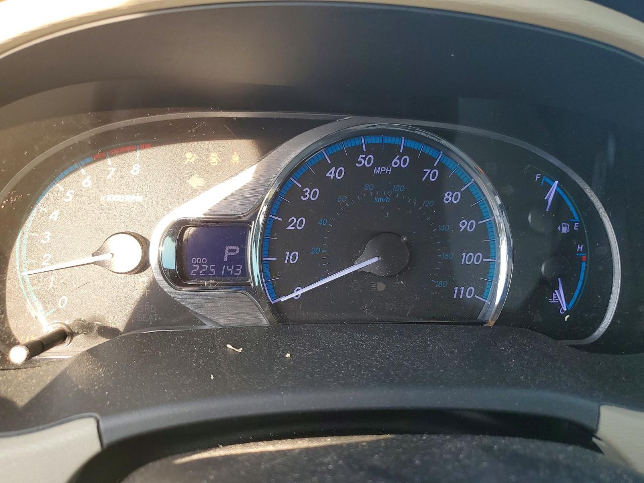2014 Toyota Sienna White vin: 5TDYK3DC6ES410017