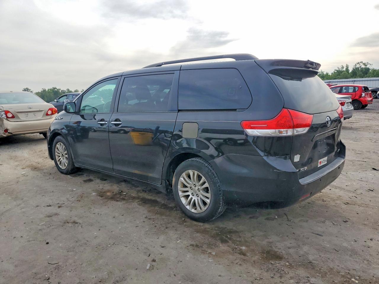 2014 Toyota Sienna Xle 8-passenger Черный vin: 5TDYK3DC6ES449349