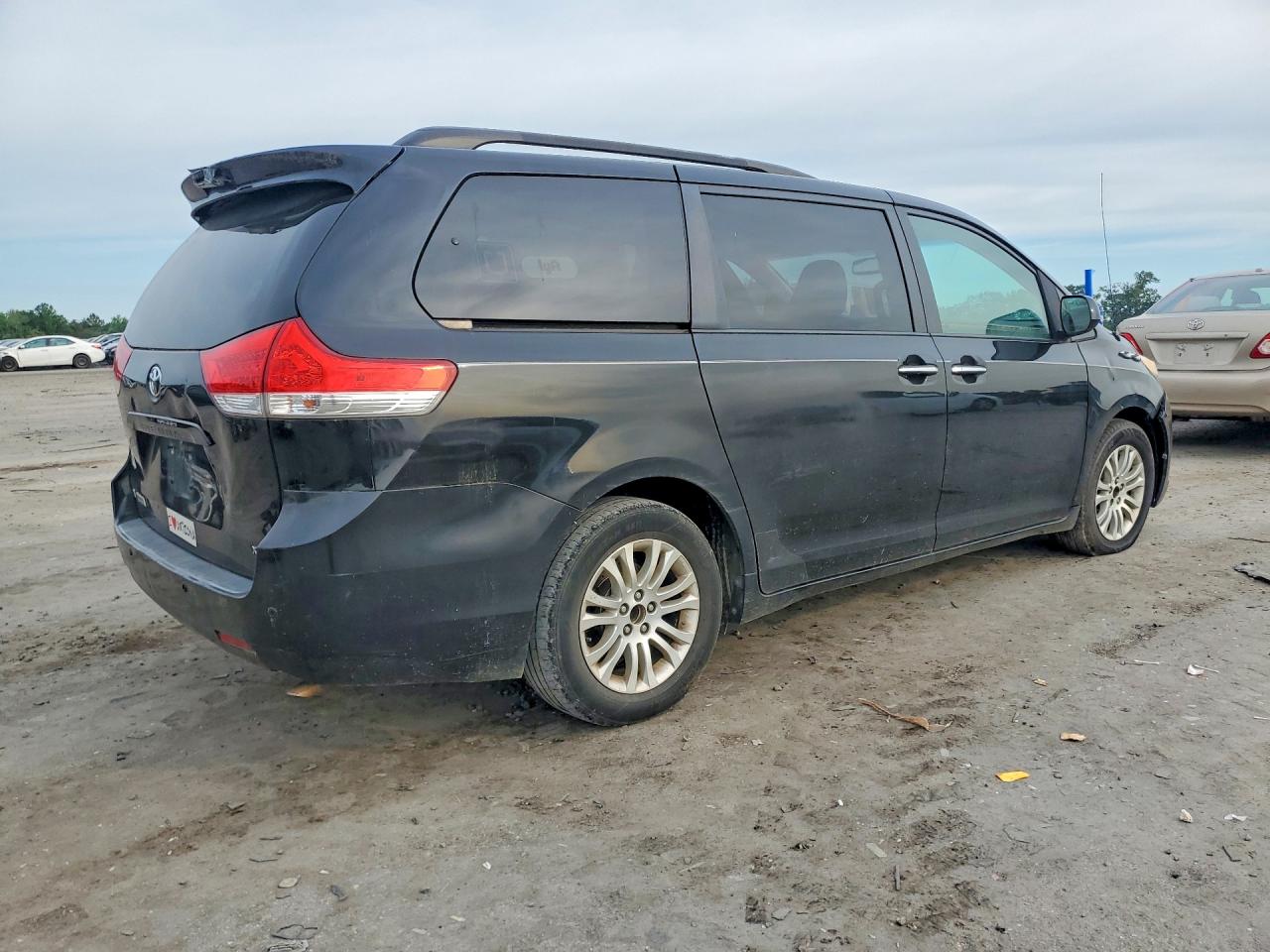 2014 Toyota Sienna Xle 8-passenger Черный vin: 5TDYK3DC6ES449349