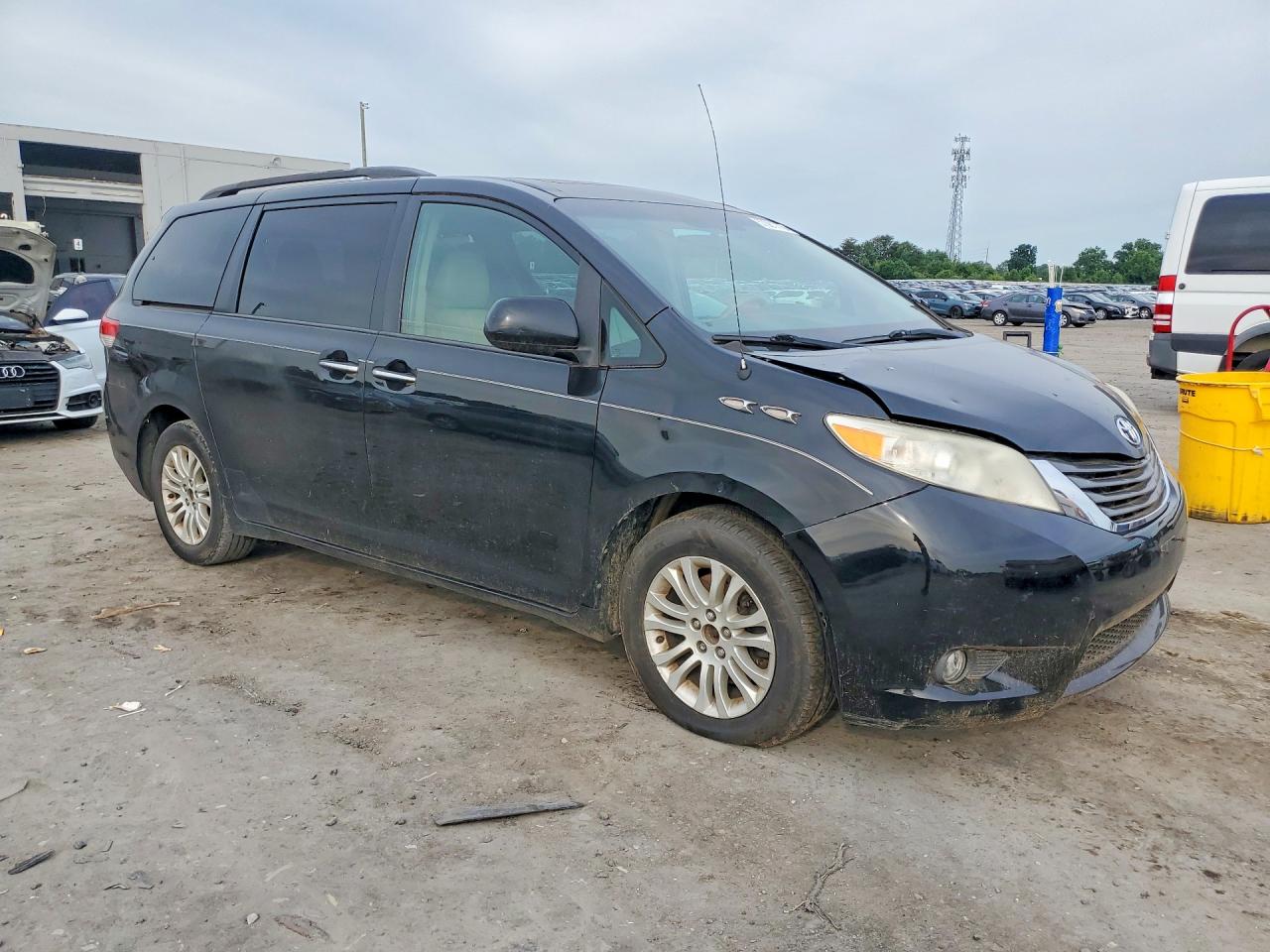 2014 Toyota Sienna Xle 8-passenger Черный vin: 5TDYK3DC6ES449349