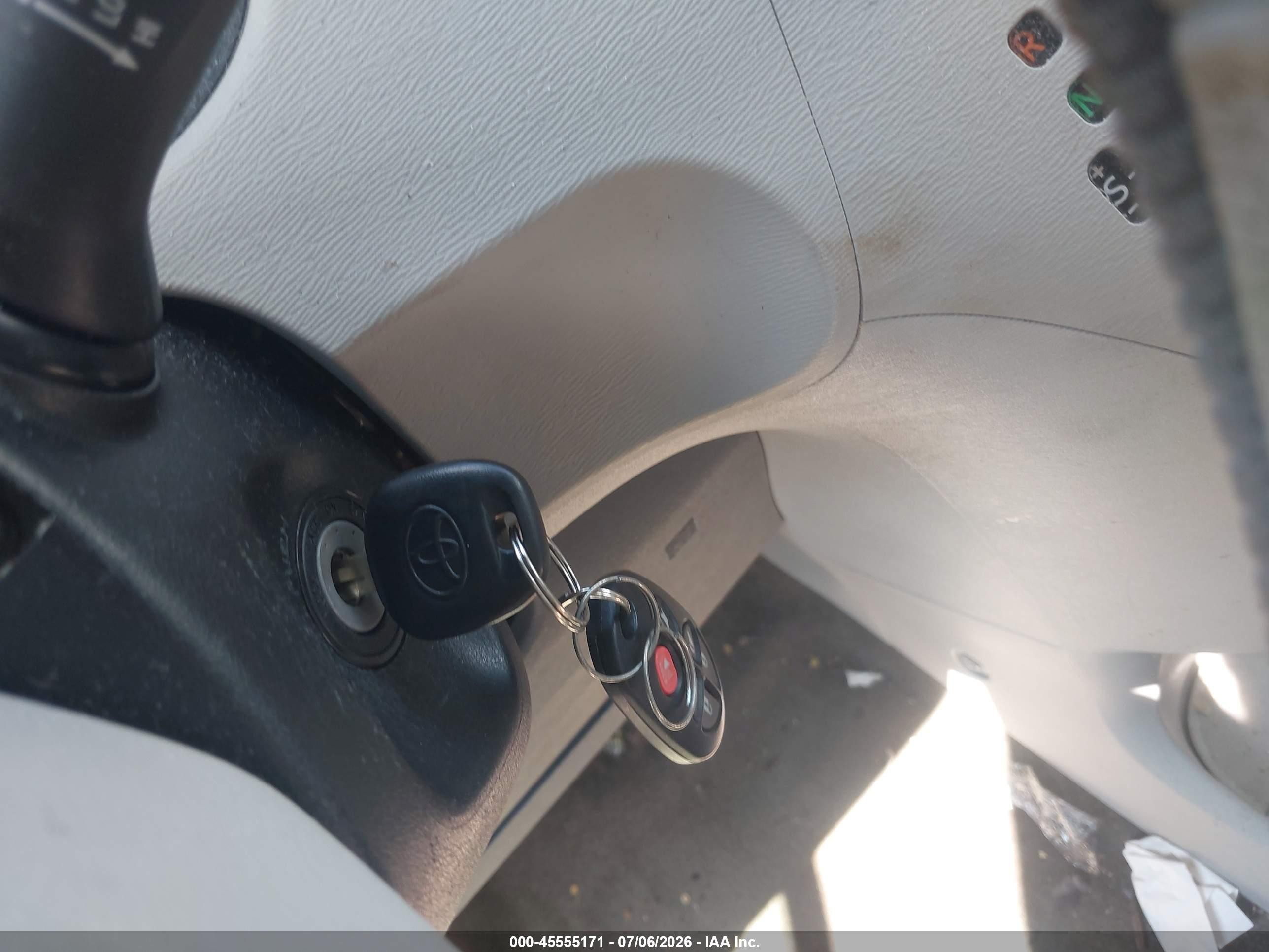 2014 Toyota Sienna Xle V6 8 Passenger Silver vin: 5TDYK3DC6ES454938