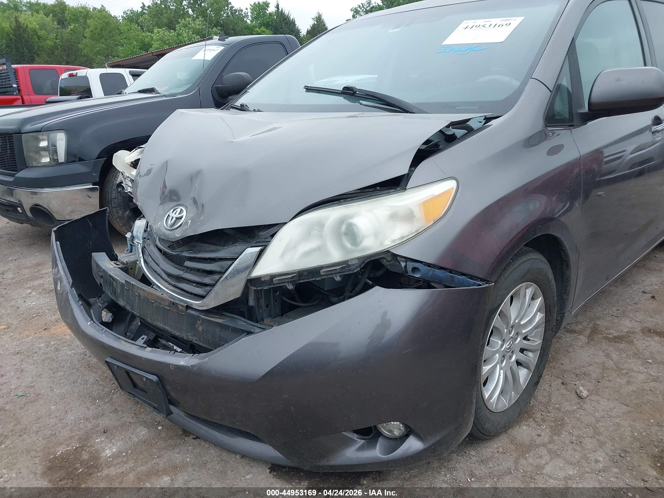 2014 Toyota Sienna Xle V6 8 Passenger Gray vin: 5TDYK3DC6ES456396