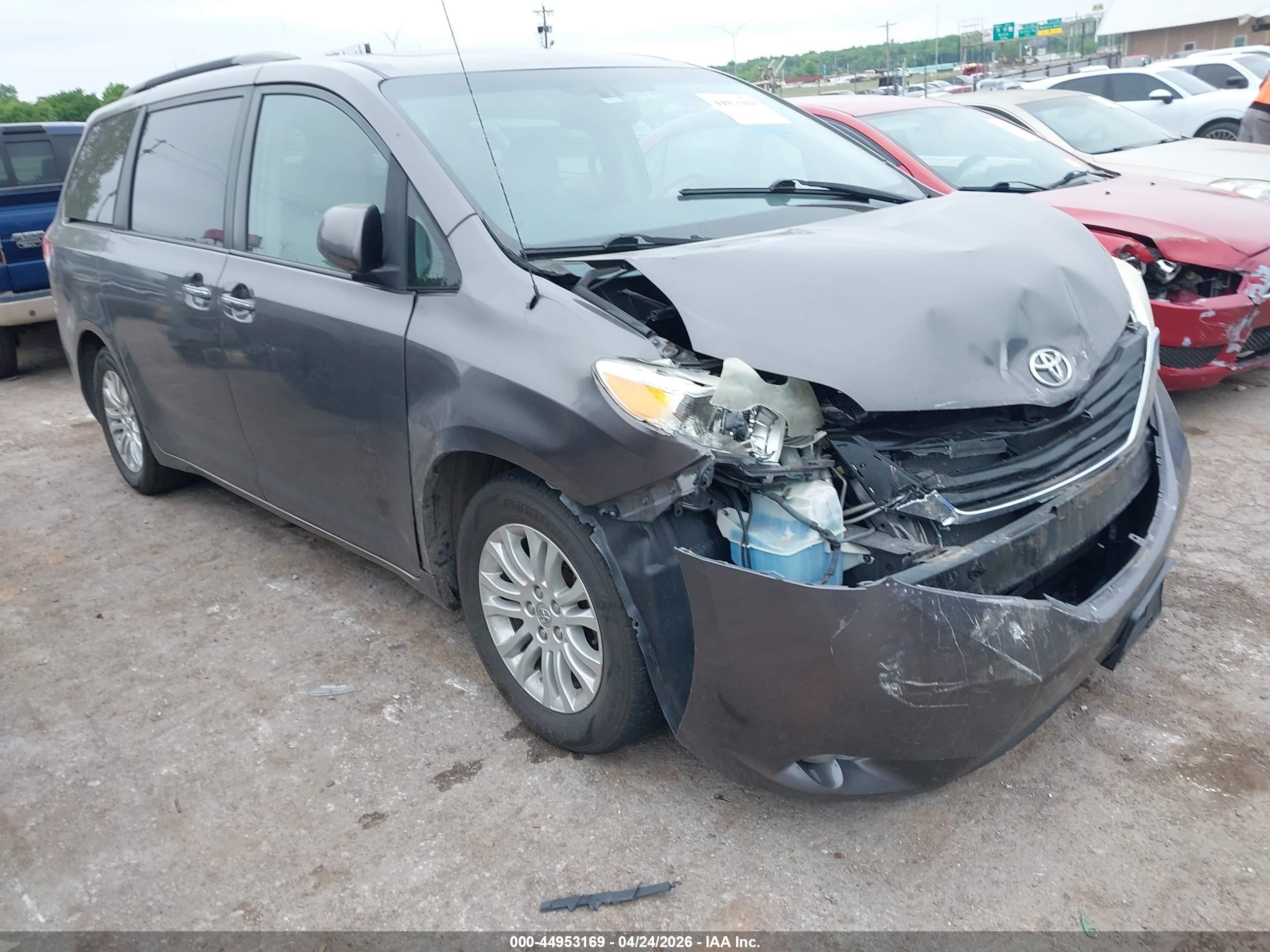 2014 Toyota Sienna Xle V6 8 Passenger Серый vin: 5TDYK3DC6ES456396