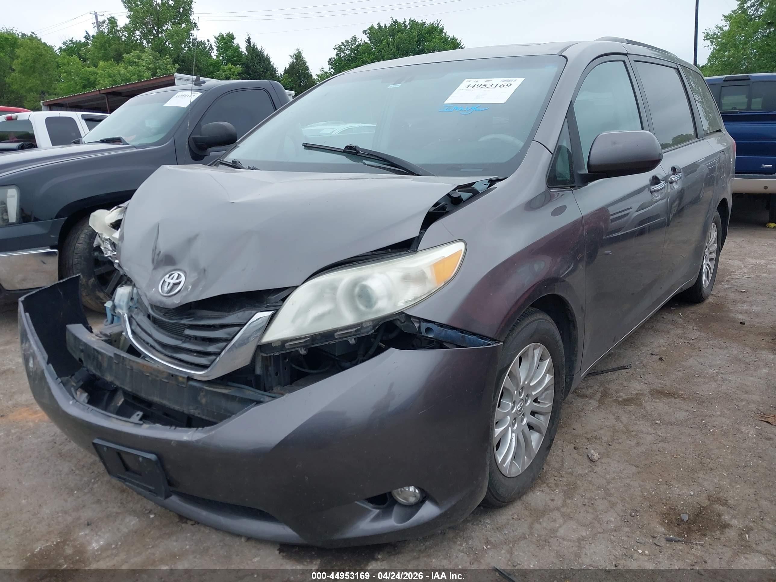 2014 Toyota Sienna Xle V6 8 Passenger Gray vin: 5TDYK3DC6ES456396