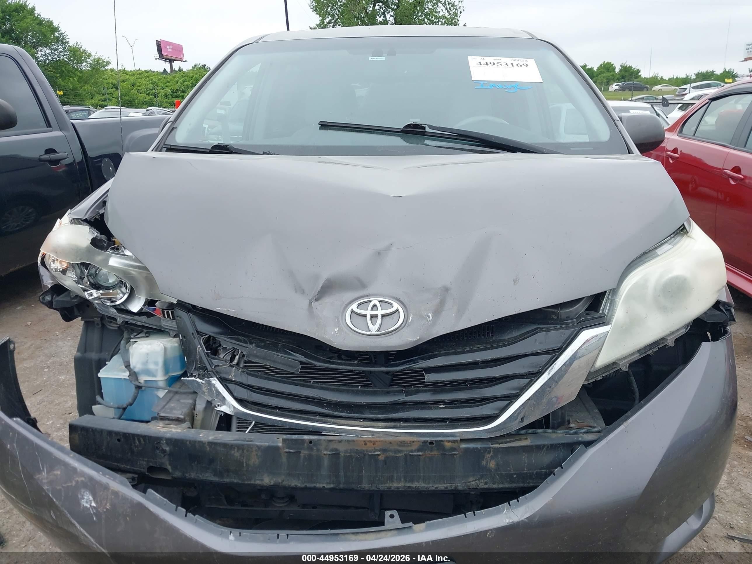 2014 Toyota Sienna Xle V6 8 Passenger Gray vin: 5TDYK3DC6ES456396