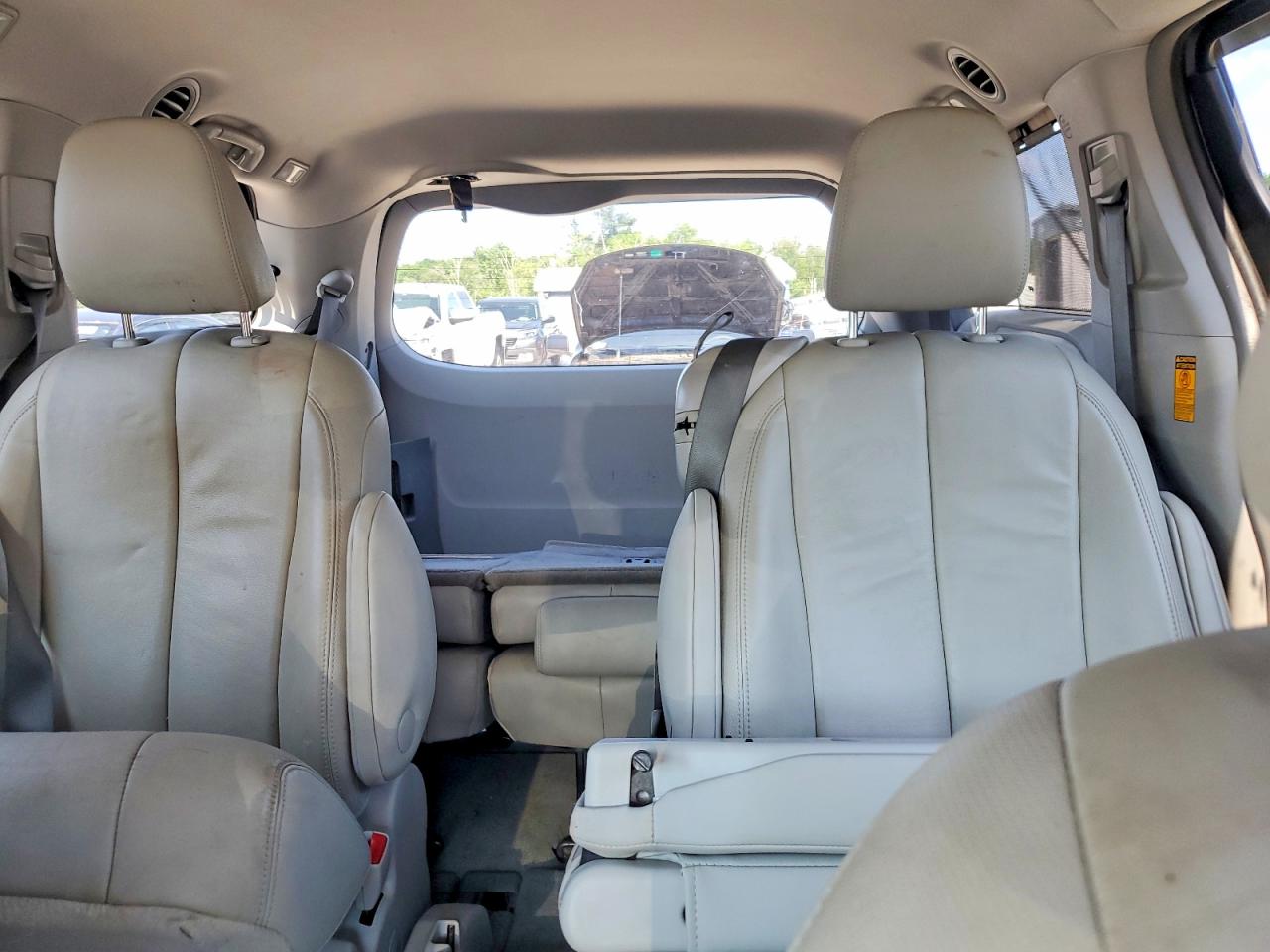 2014 Toyota Sienna Xle 8-passenger Gray vin: 5TDYK3DC6ES490676