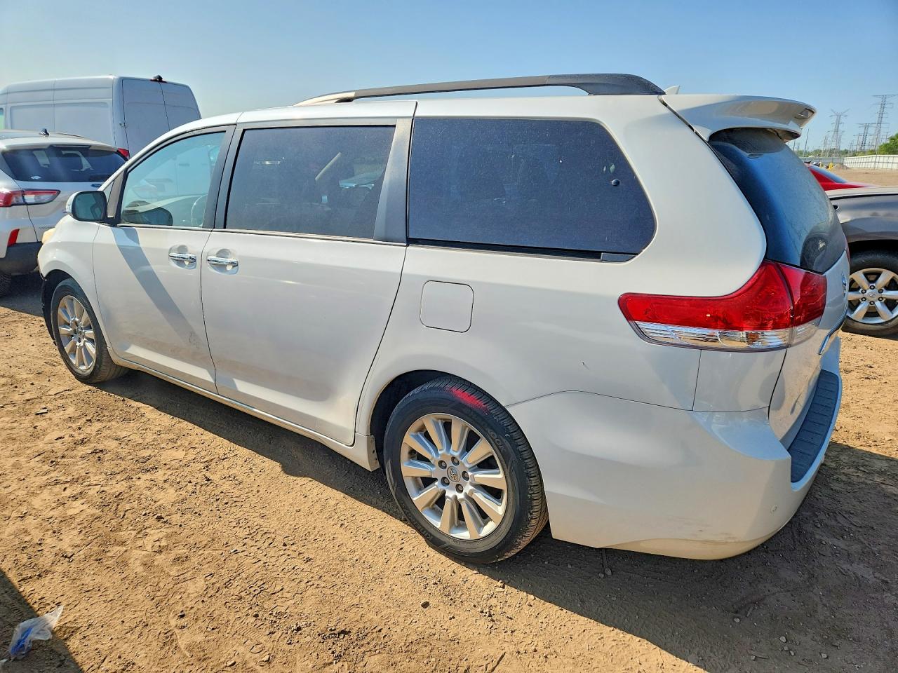 2014 Toyota Sienna Limited 7-passenger White vin: 5TDYK3DC6ES491634